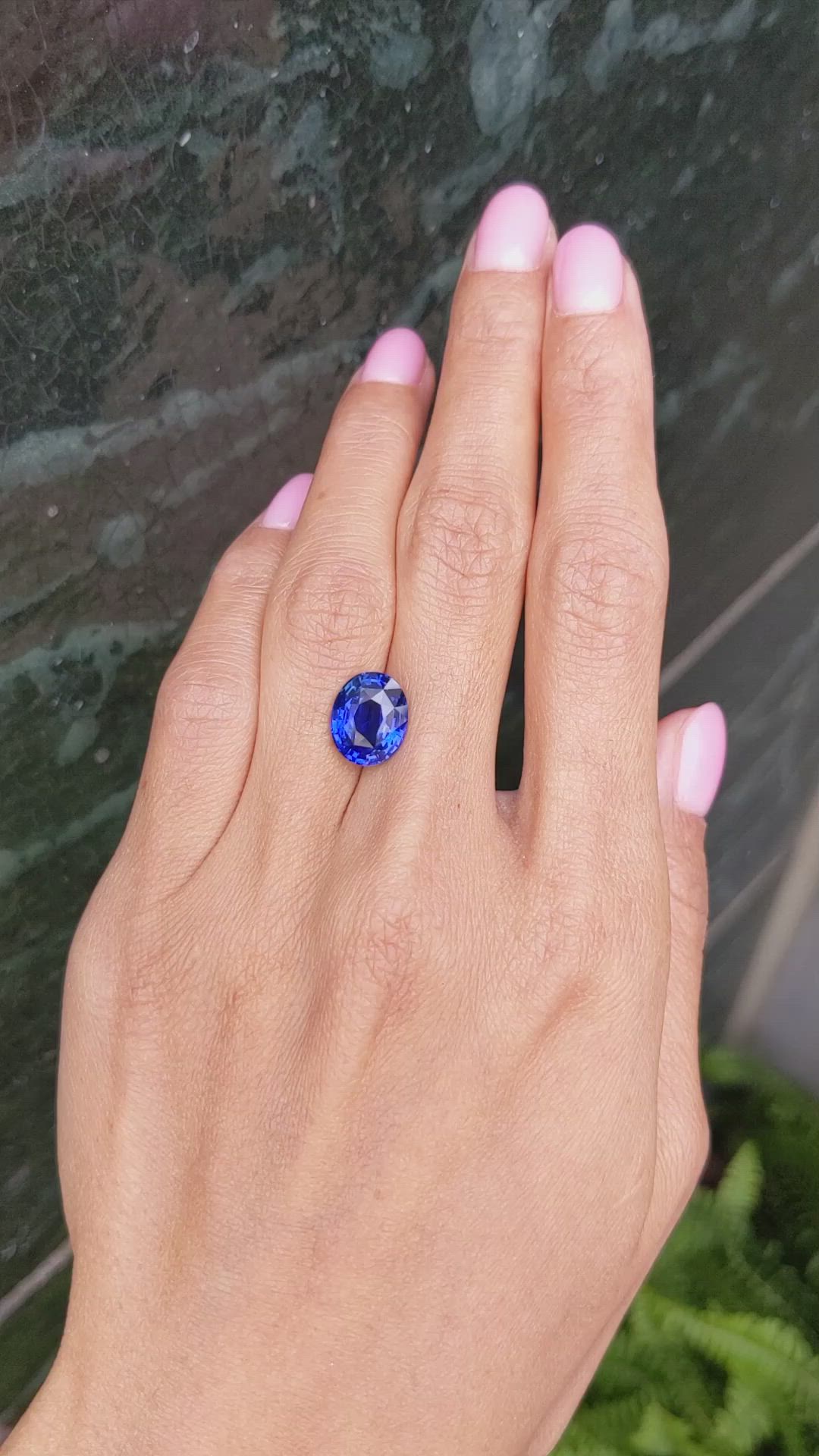 5.05 Ct. Blue Sapphire from Ceylon (Sri Lanka) Size Video