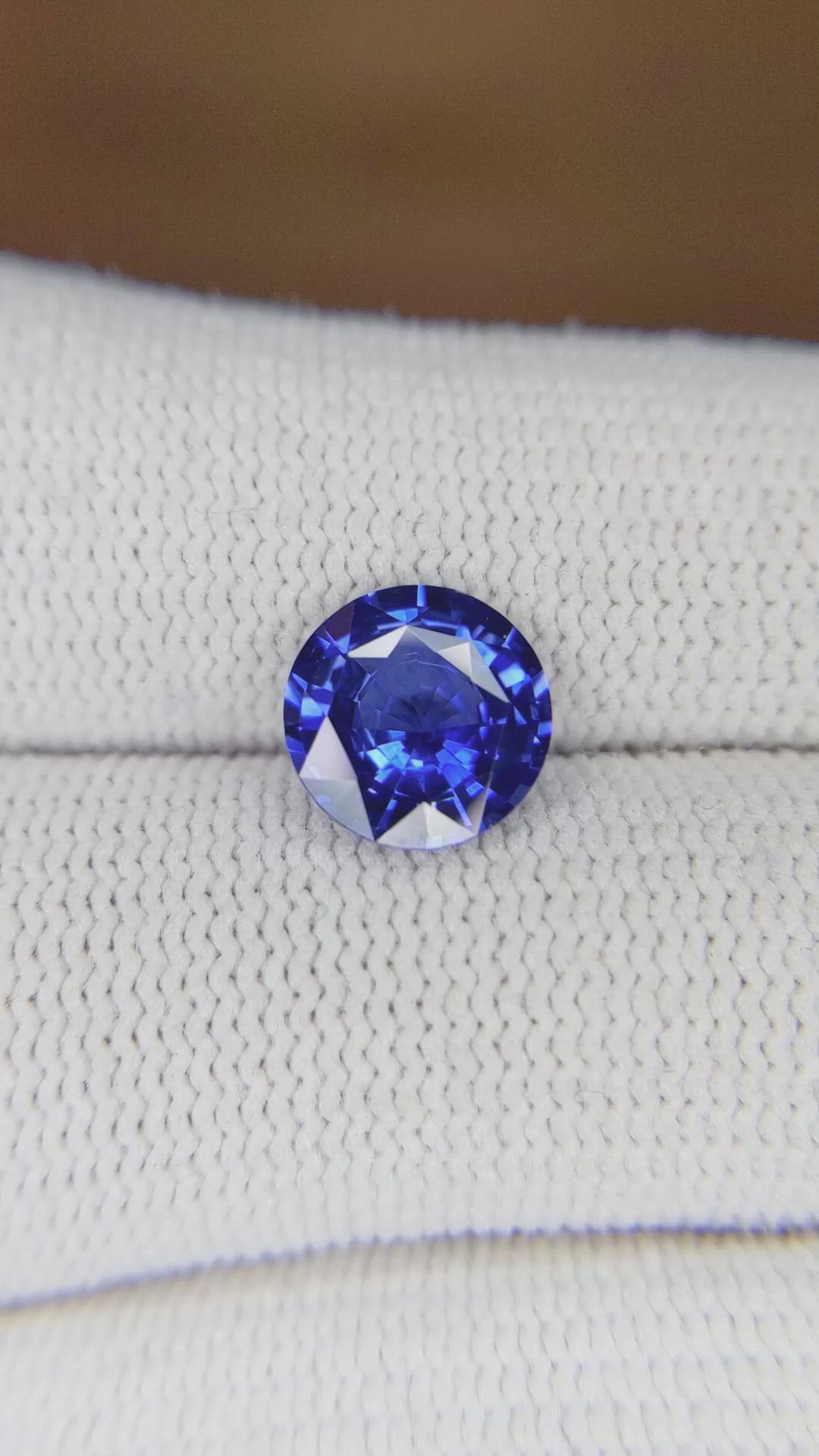 2.53 Ct. Blue Sapphire from Ceylon (Sri Lanka) Size Video