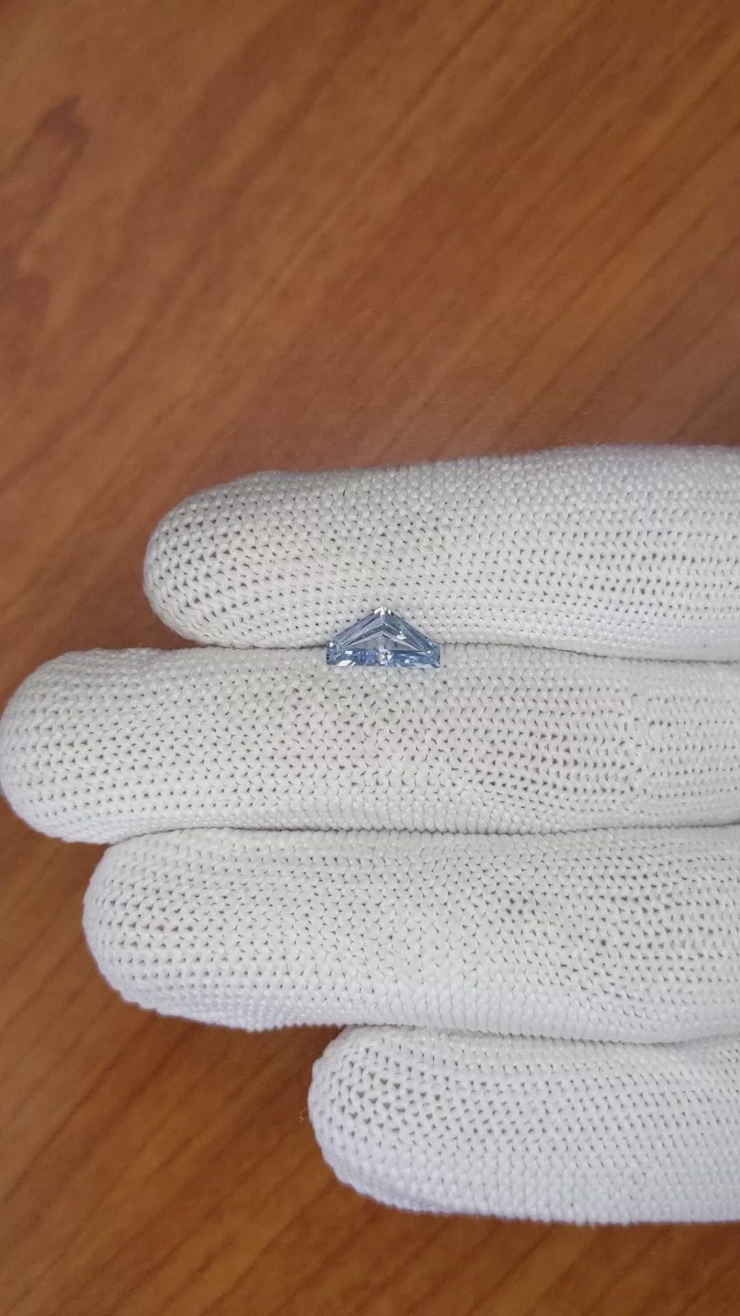 1.05 Ct. Blue Sapphire from Ceylon (Sri Lanka) Size Video