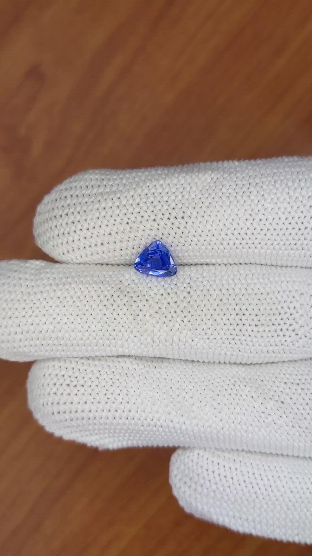 1.07 Ct. Blue Sapphire from Ceylon (Sri Lanka) Size Video