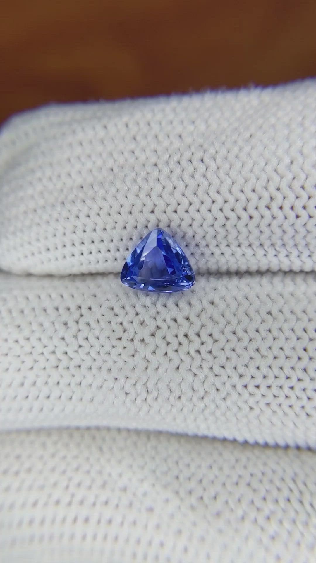1.07 Ct. Blue Sapphire from Ceylon (Sri Lanka) Size Video