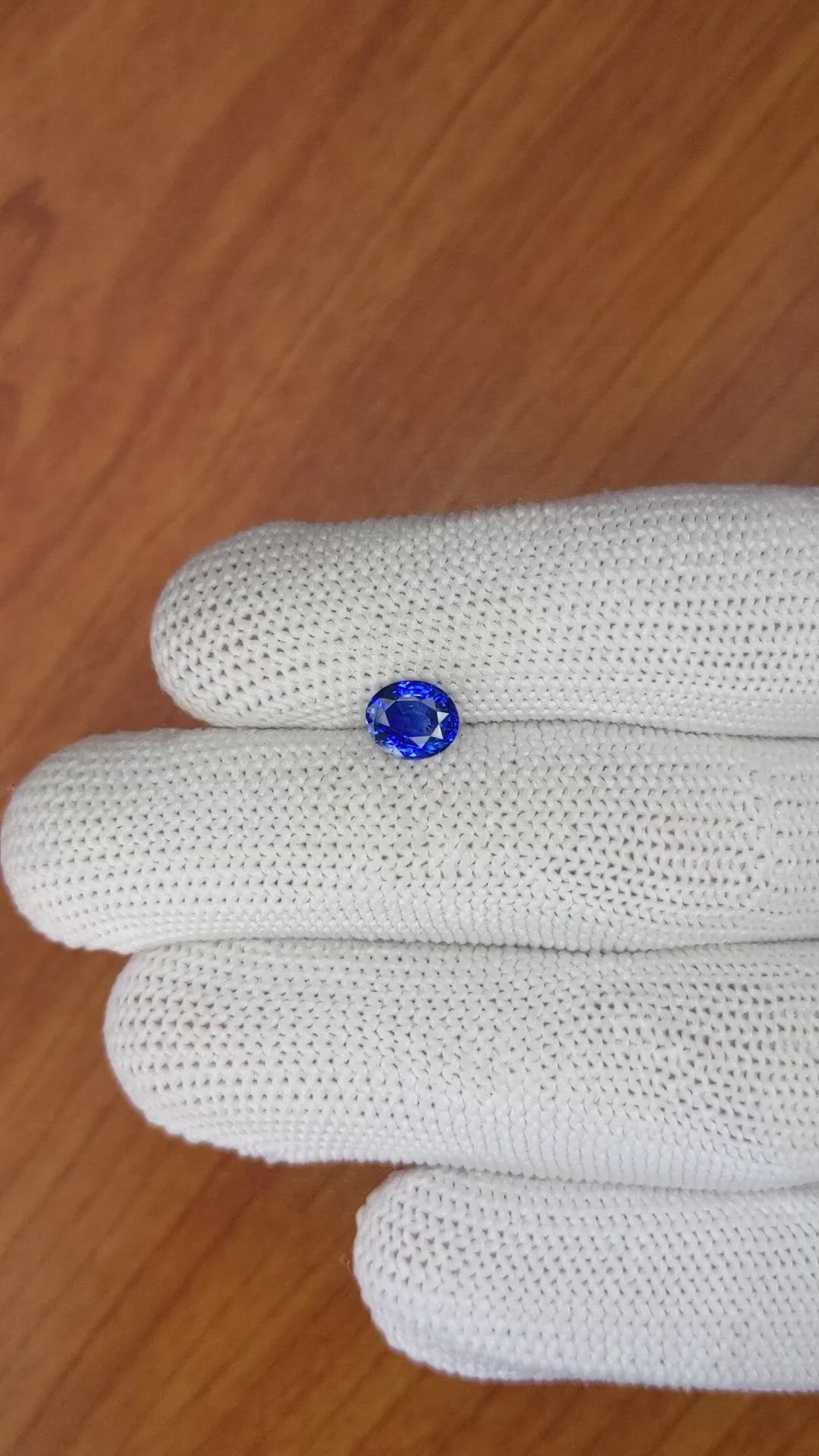 1.07 Ct. Blue Sapphire from Ceylon (Sri Lanka) Size Video