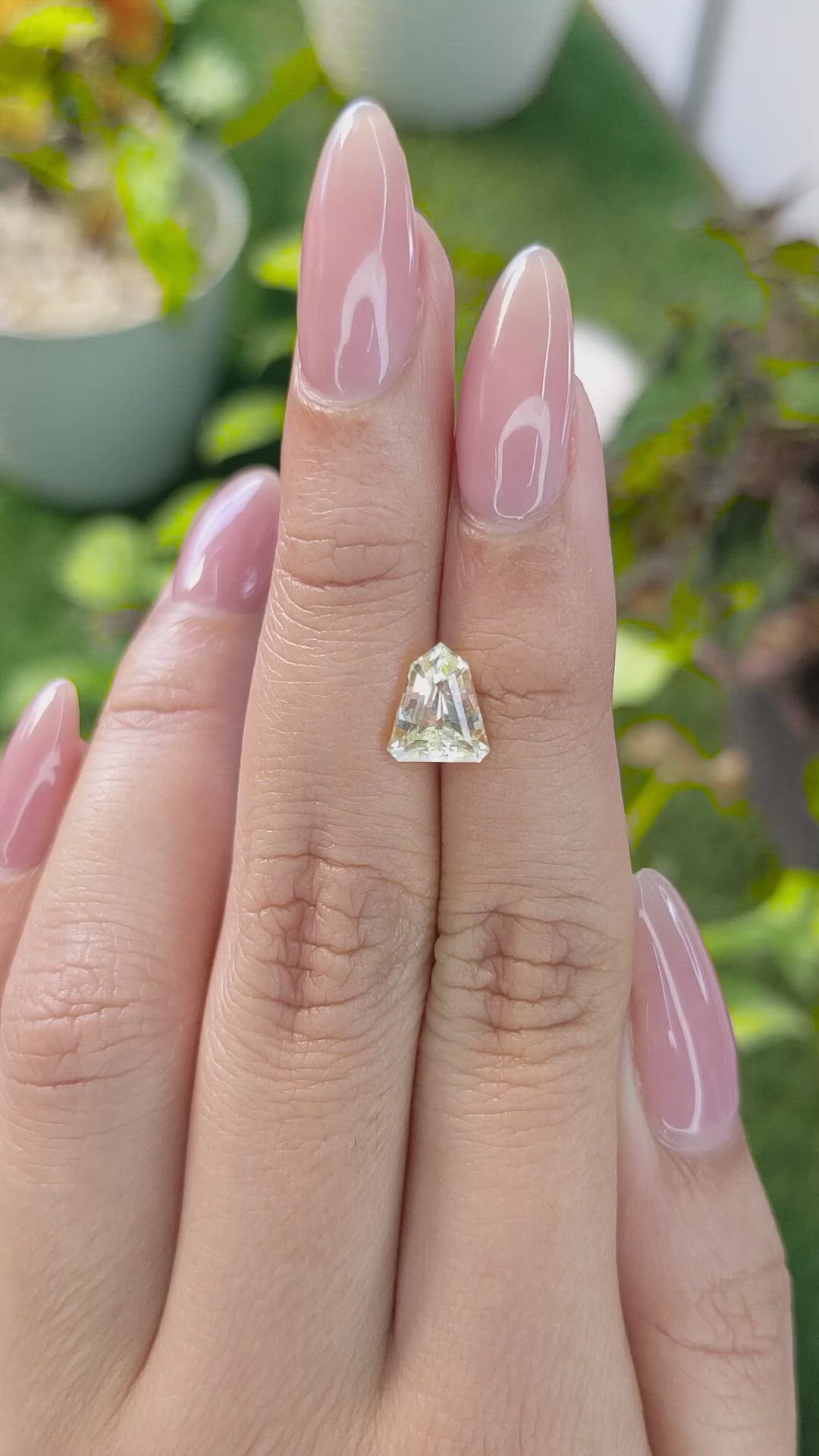 2.03 Ct. Yellow Sapphire from Ceylon (Sri Lanka) Size Video