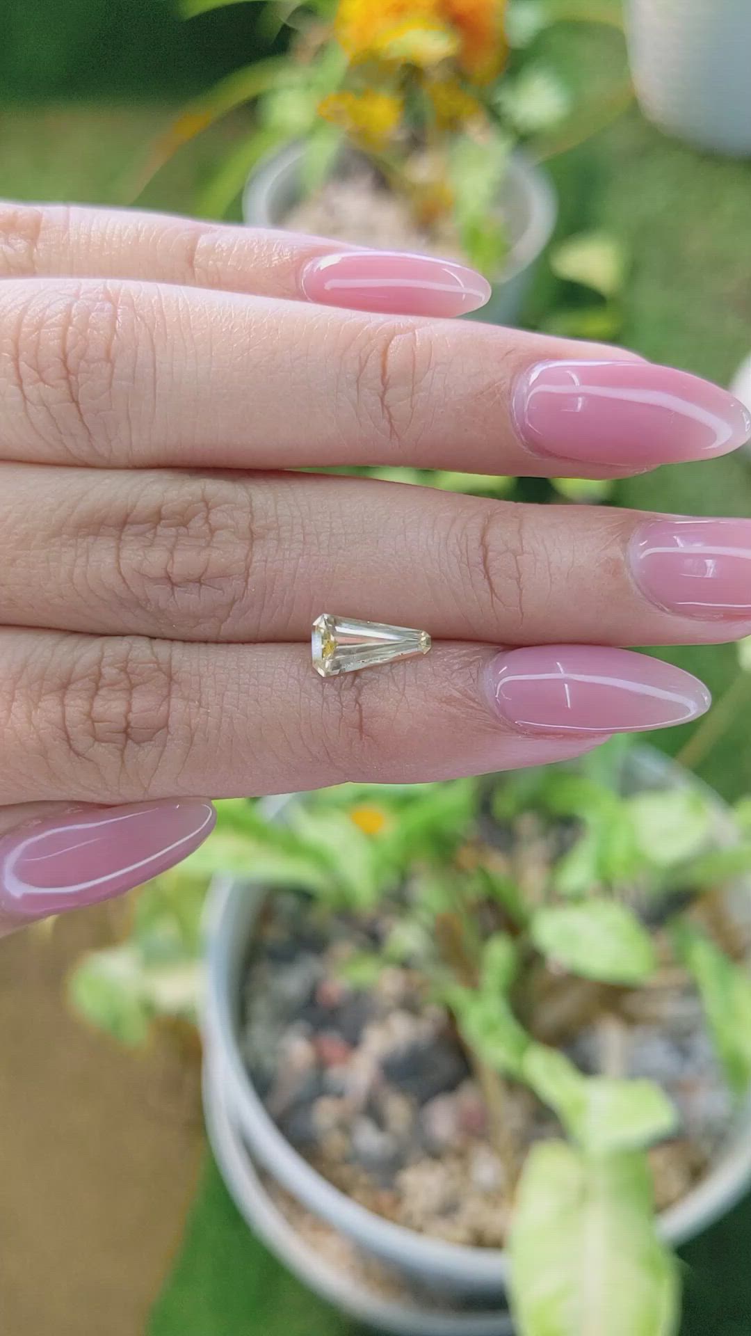 1.07 Ct. Yellow Sapphire from Ceylon (Sri Lanka) Size Video