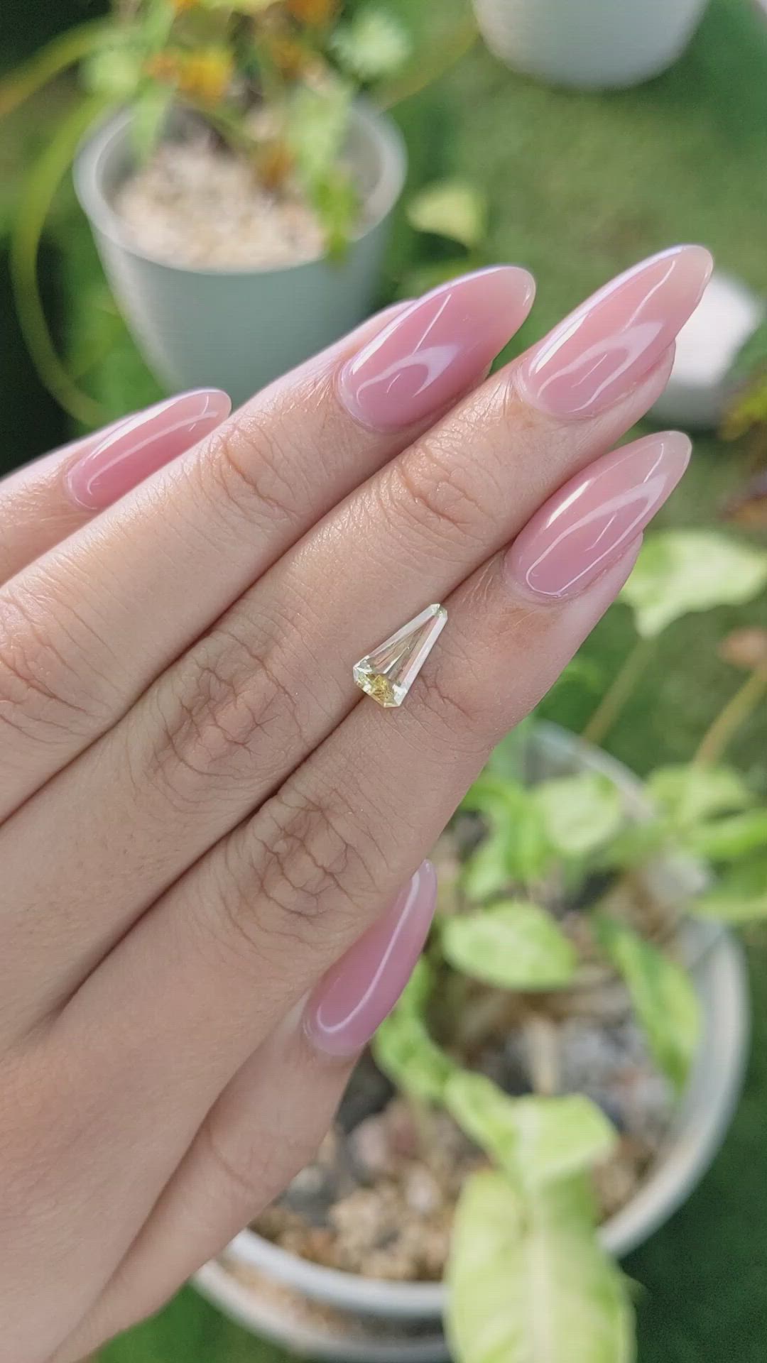 1.07 Ct. Yellow Sapphire from Ceylon (Sri Lanka) Size Video