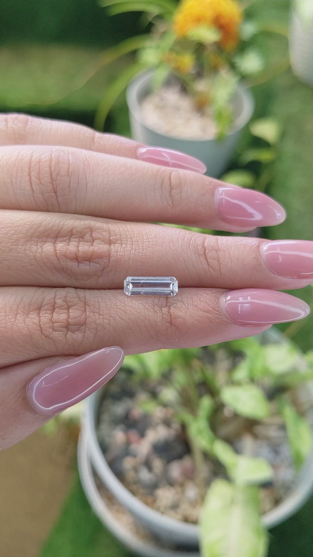 1.71 Ct. White Sapphire from Ceylon (Sri Lanka) Size Video