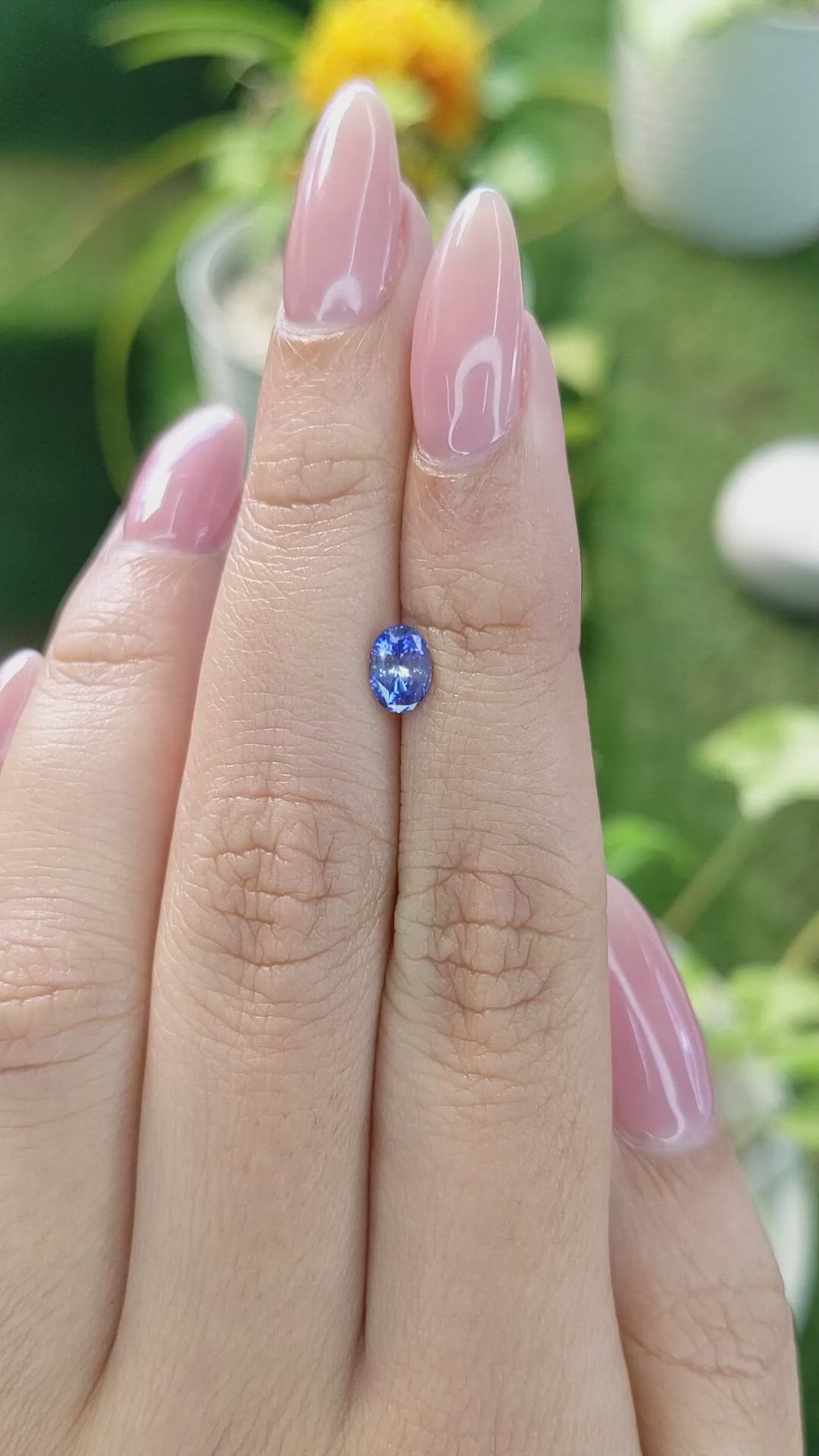 0.80 Ct. Bi Color Sapphire from Ceylon (Sri Lanka) Size Video