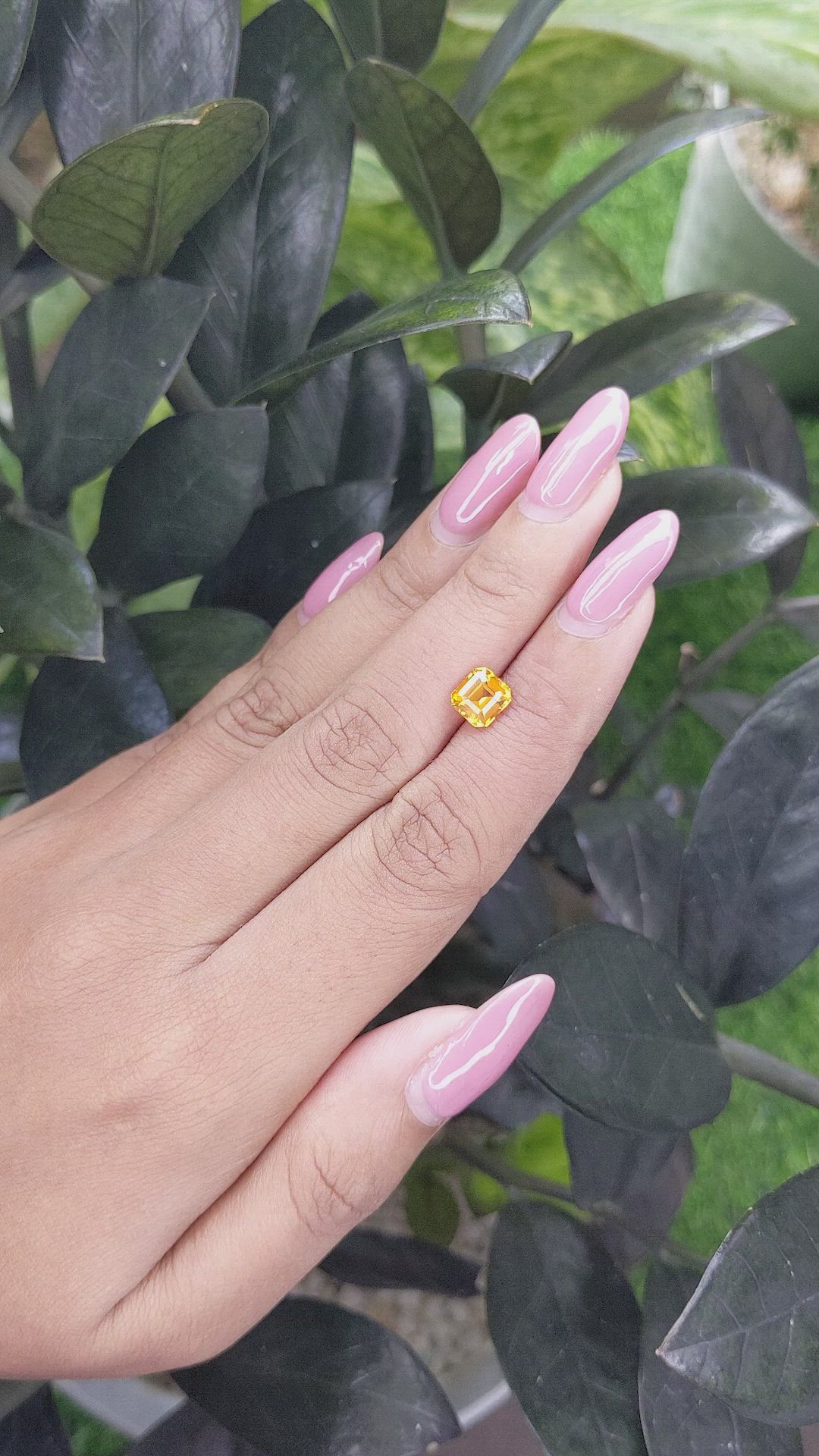 1.58 Ct. Yellowish Orange Sapphire from Ceylon (Sri Lanka) Size Video