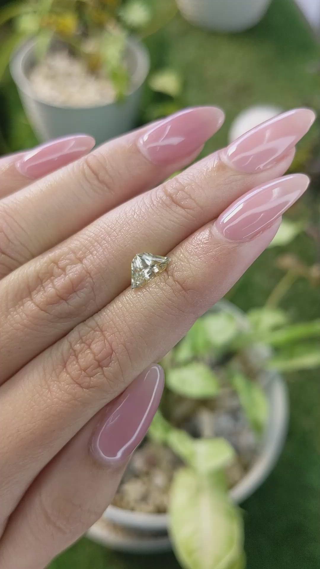 1.27 Ct. Yellow Sapphire from Ceylon (Sri Lanka) Size Video