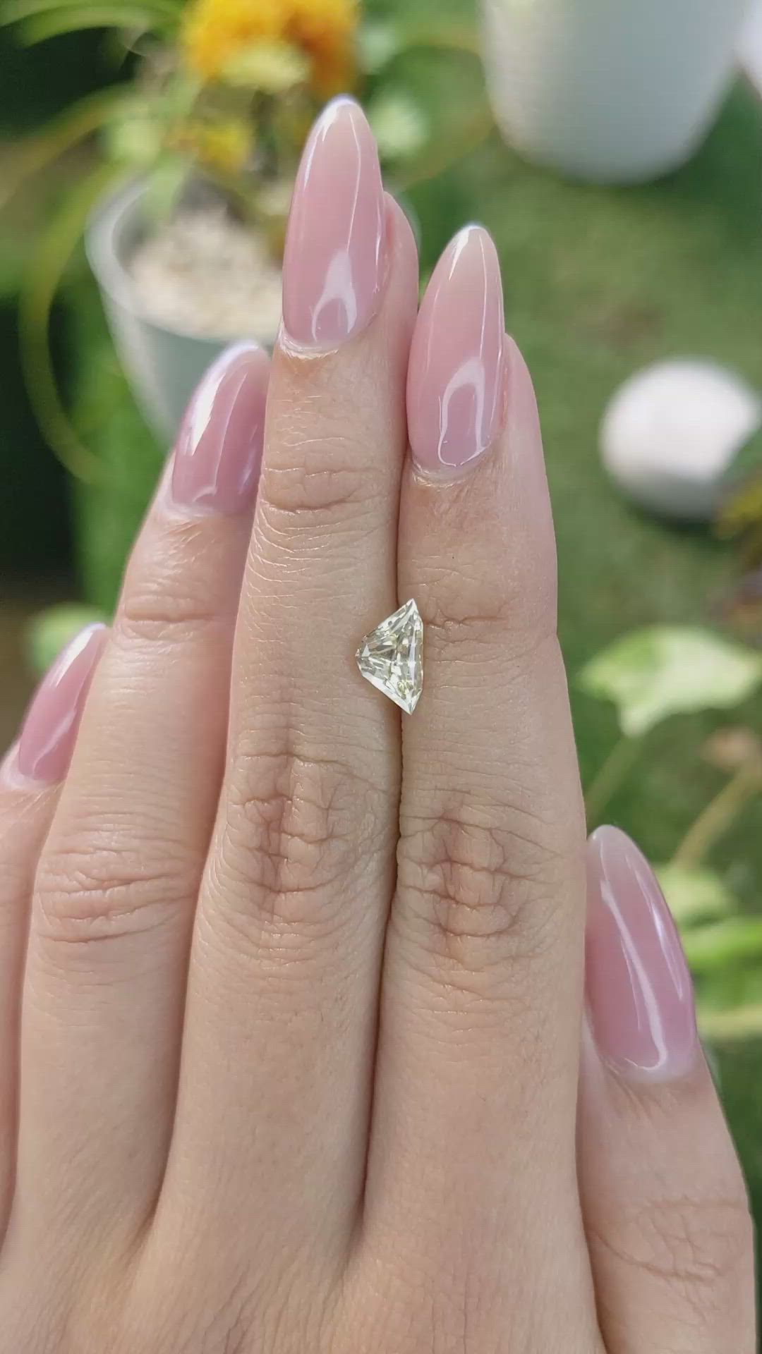 1.27 Ct. Yellow Sapphire from Ceylon (Sri Lanka) Size Video