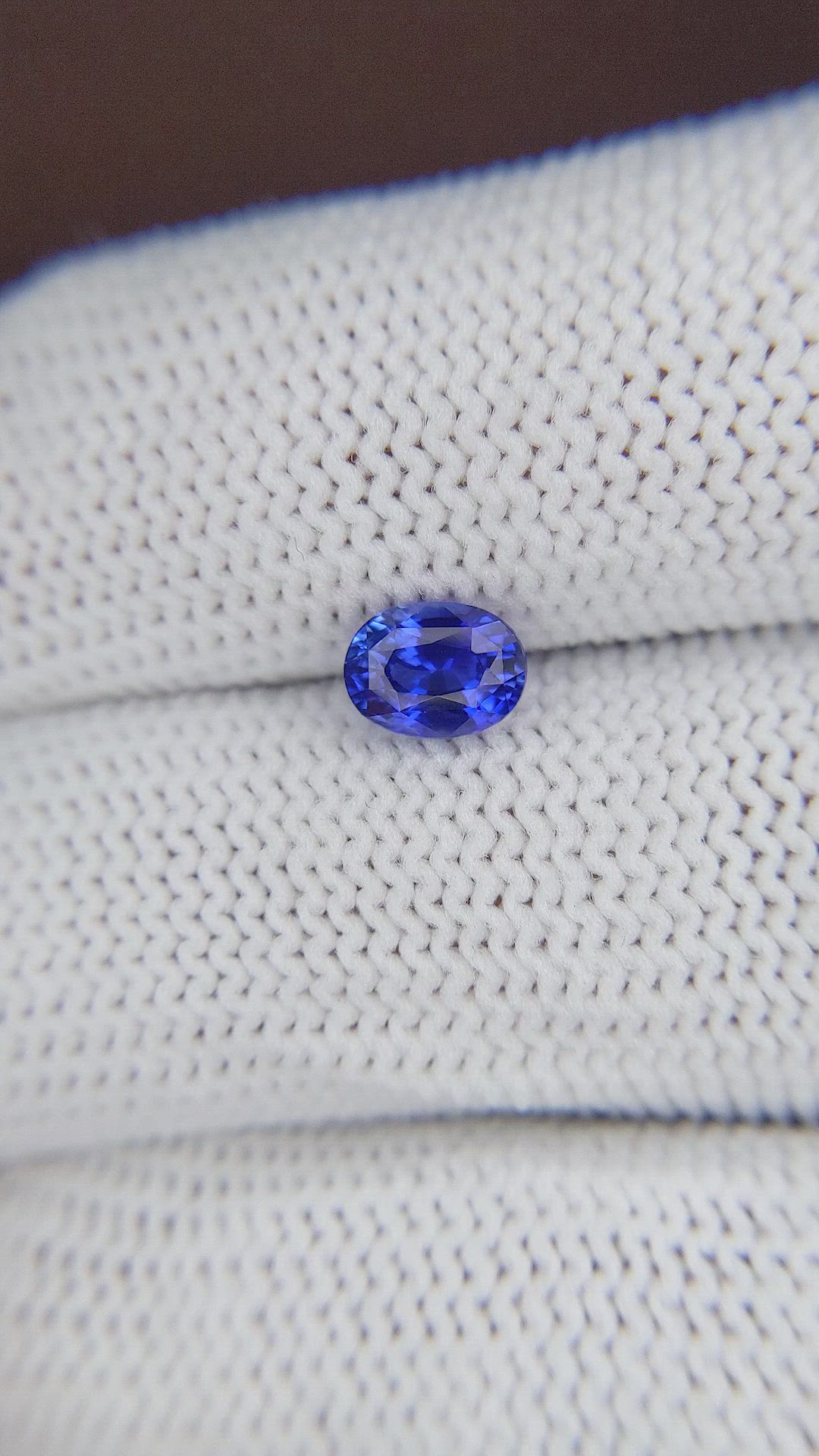 1.06 Ct. Blue Sapphire from Ceylon (Sri Lanka) Size Video