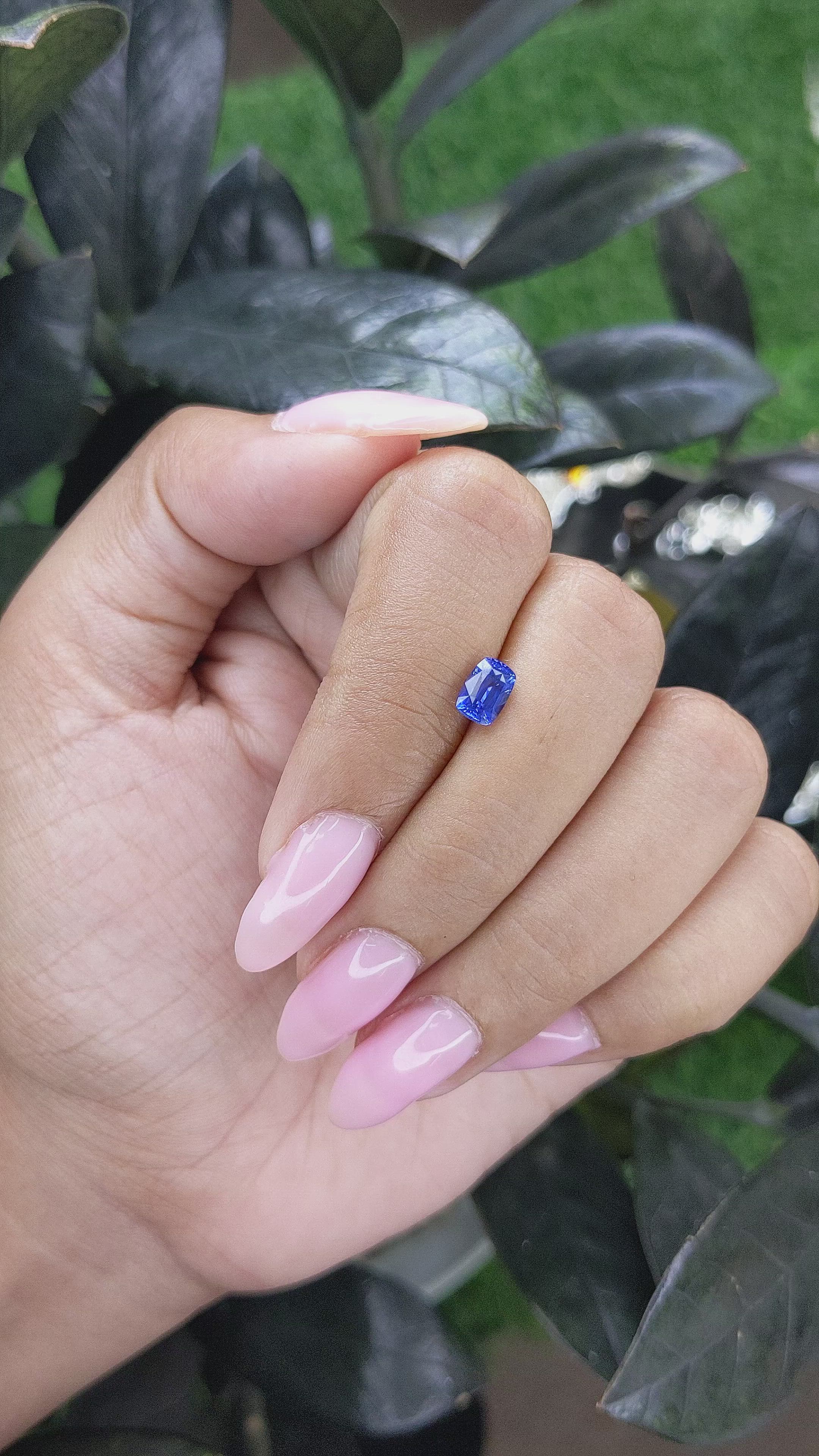 1.03 Ct. Blue Sapphire from Ceylon (Sri Lanka) Size Video