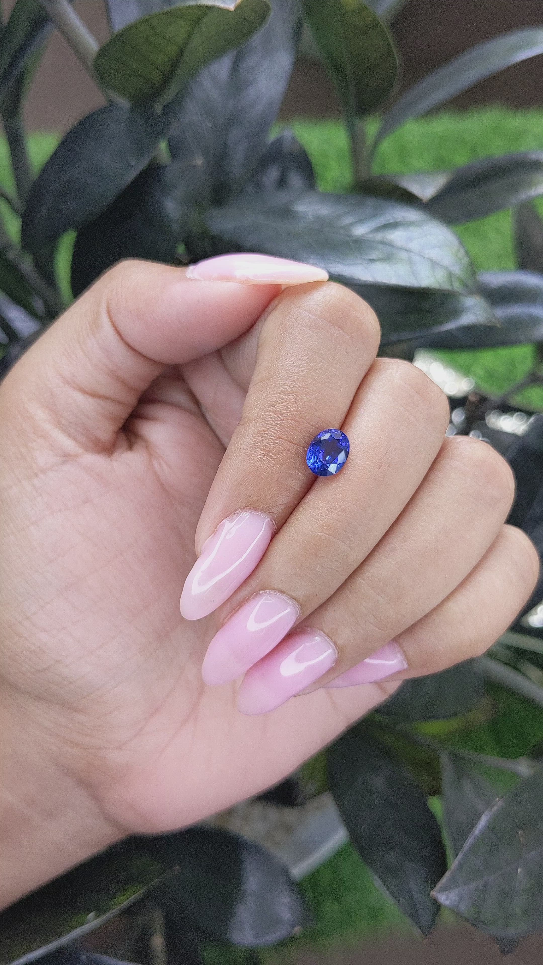 1.60 Ct. Color Change Sapphire from Ceylon (Sri Lanka) Size Video