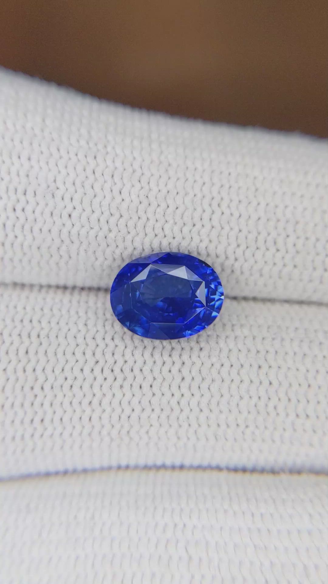 3.01 Ct. Blue Sapphire from Ceylon (Sri Lanka) Size Video
