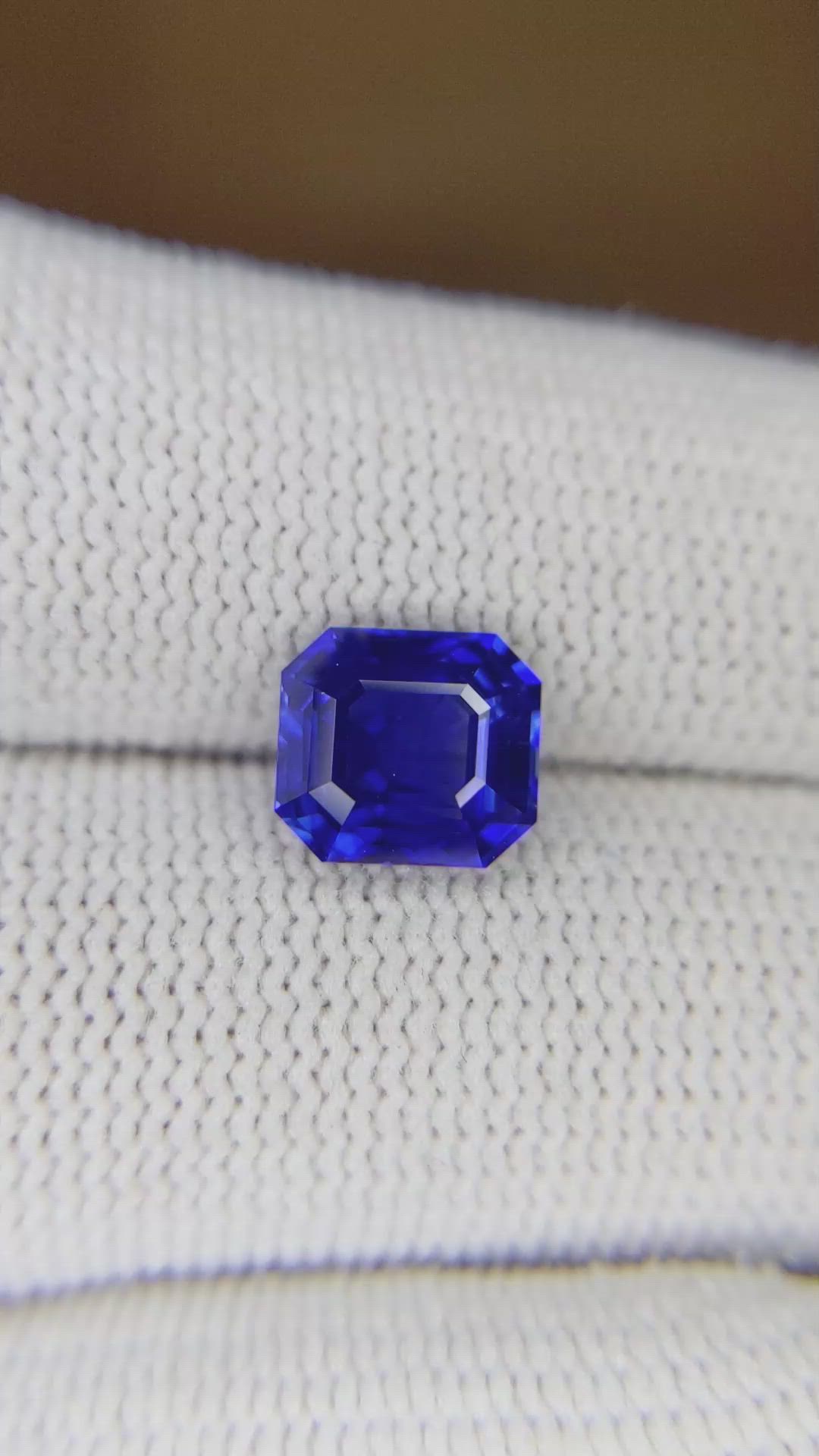 2.58 Ct. Blue Sapphire from Ceylon (Sri Lanka) Size Video