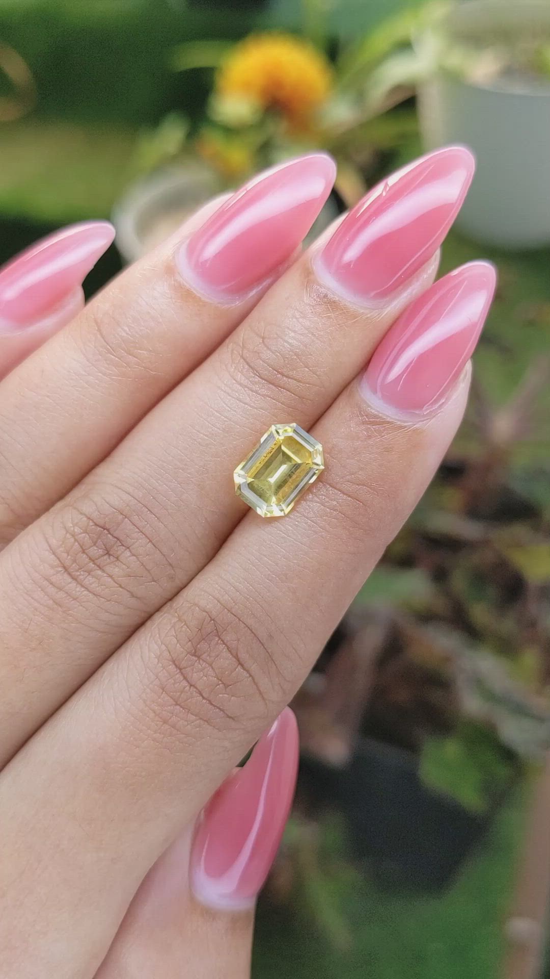 2.75 Ct. Yellow Sapphire from Ceylon (Sri Lanka) Size Video
