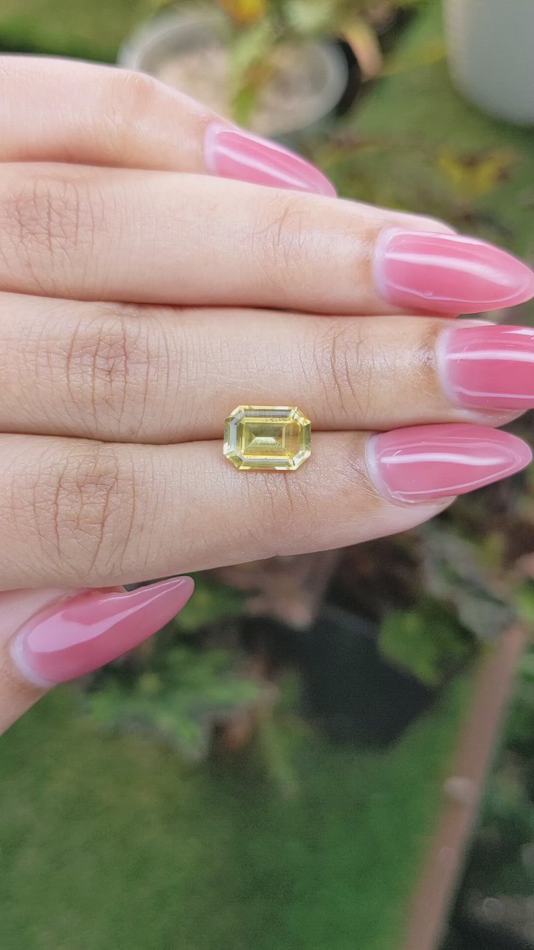 2.75 Ct. Yellow Sapphire from Ceylon (Sri Lanka) Size Video