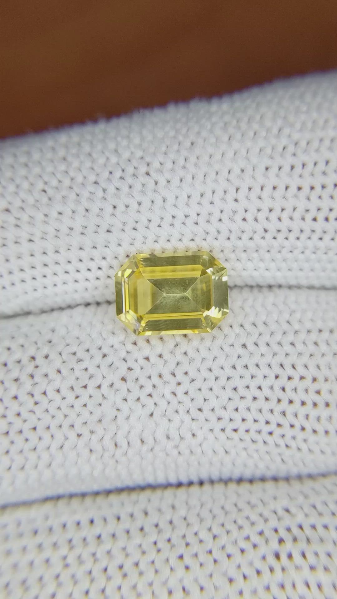 2.75 Ct. Yellow Sapphire from Ceylon (Sri Lanka) Size Video