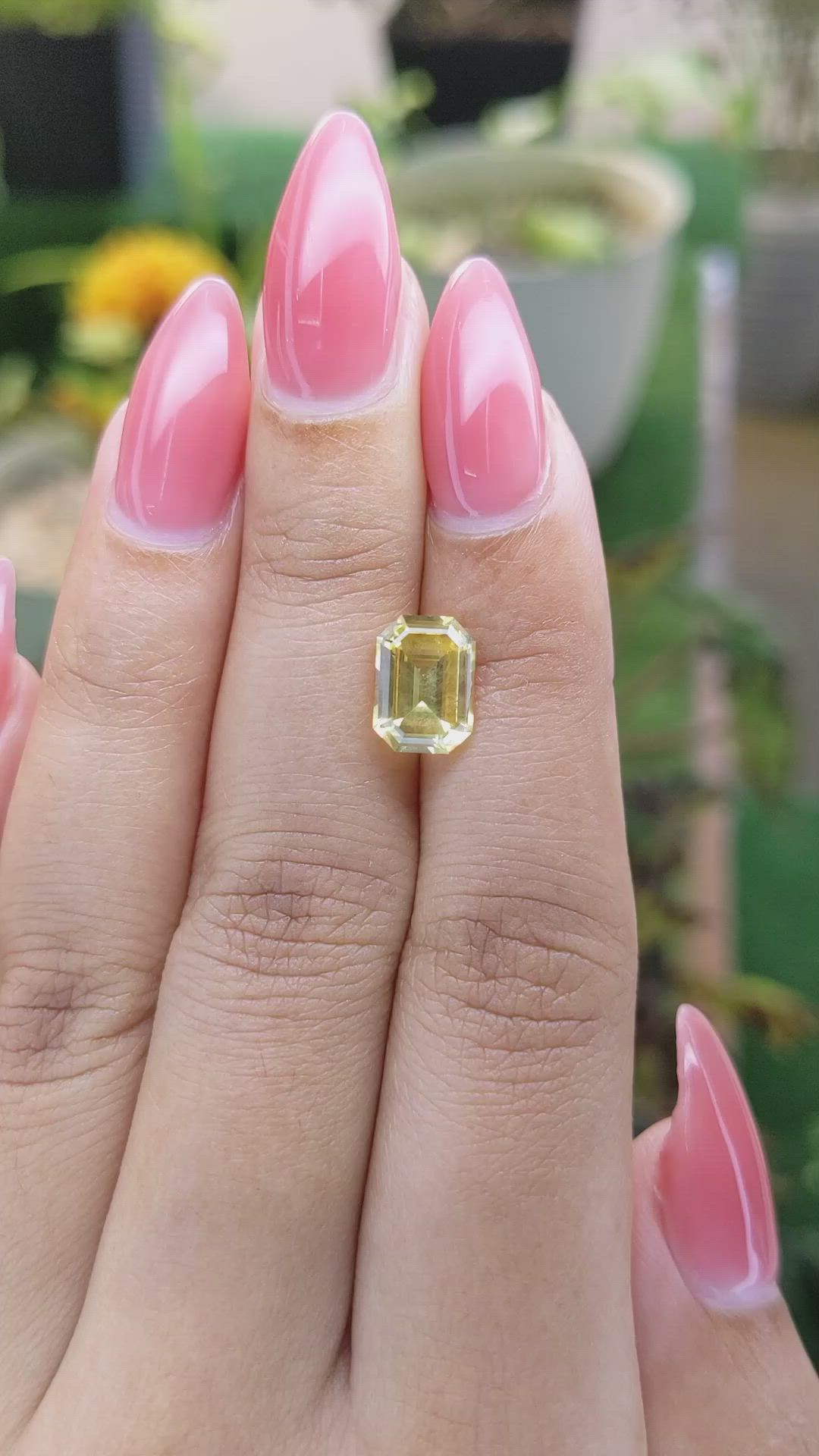 2.75 Ct. Yellow Sapphire from Ceylon (Sri Lanka) Size Video