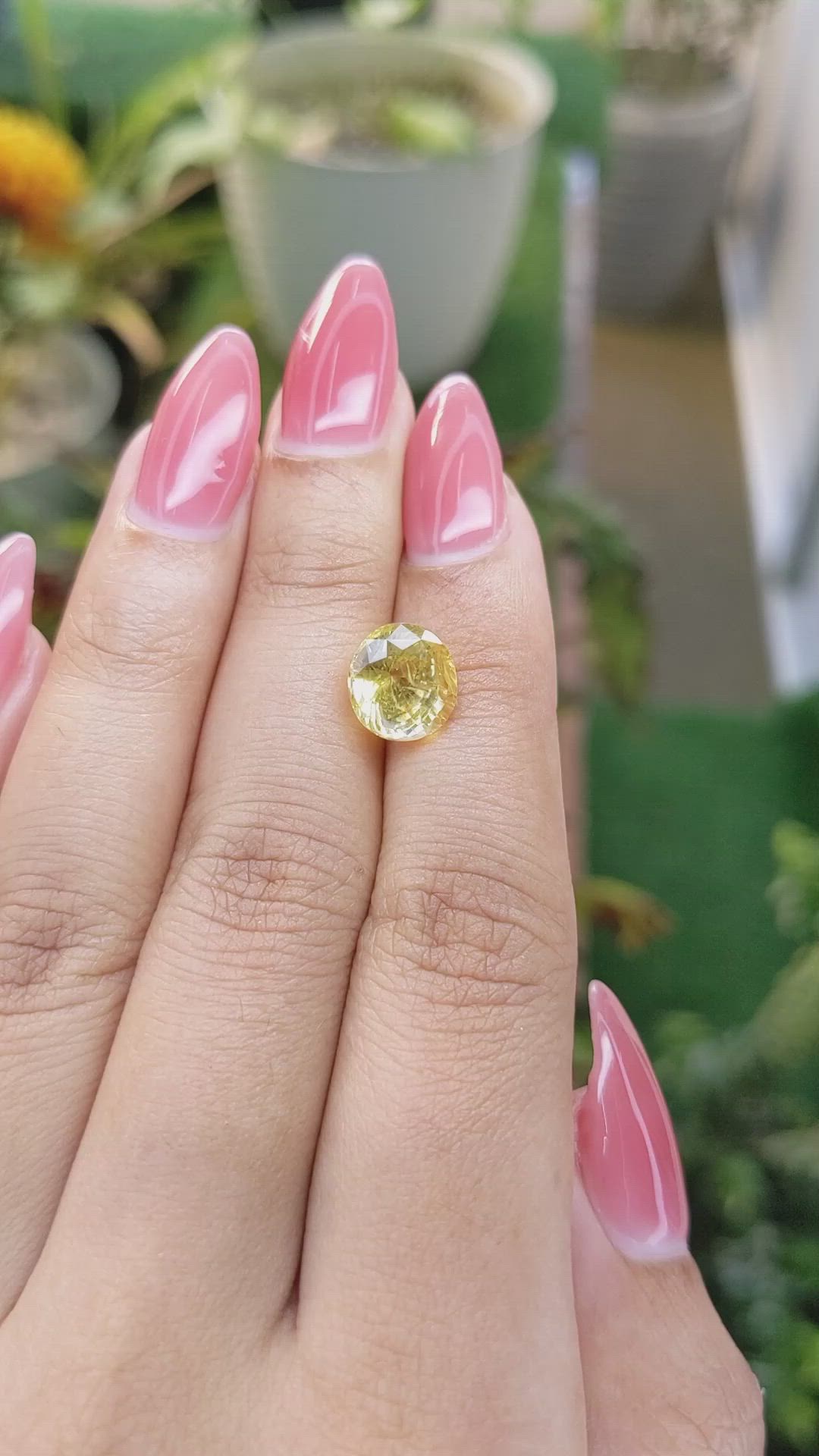 4.07 Ct. Yellow Sapphire from Ceylon (Sri Lanka) Size Video