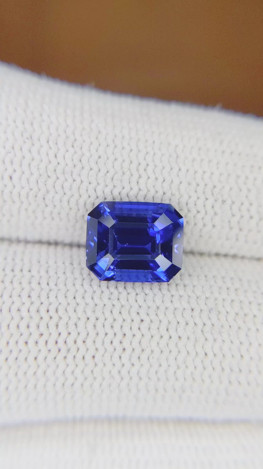 3.43 Ct. Blue Sapphire from Ceylon (Sri Lanka) Size Video