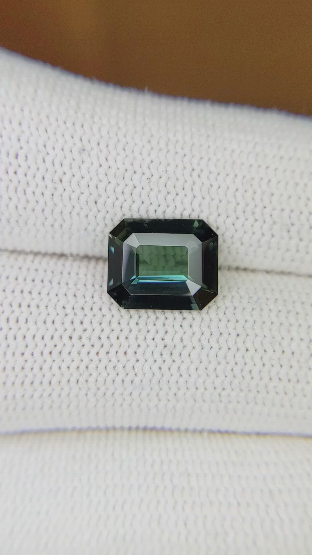 3.16 Ct. Bluish Green Sapphire from Ceylon (Sri Lanka) Size Video