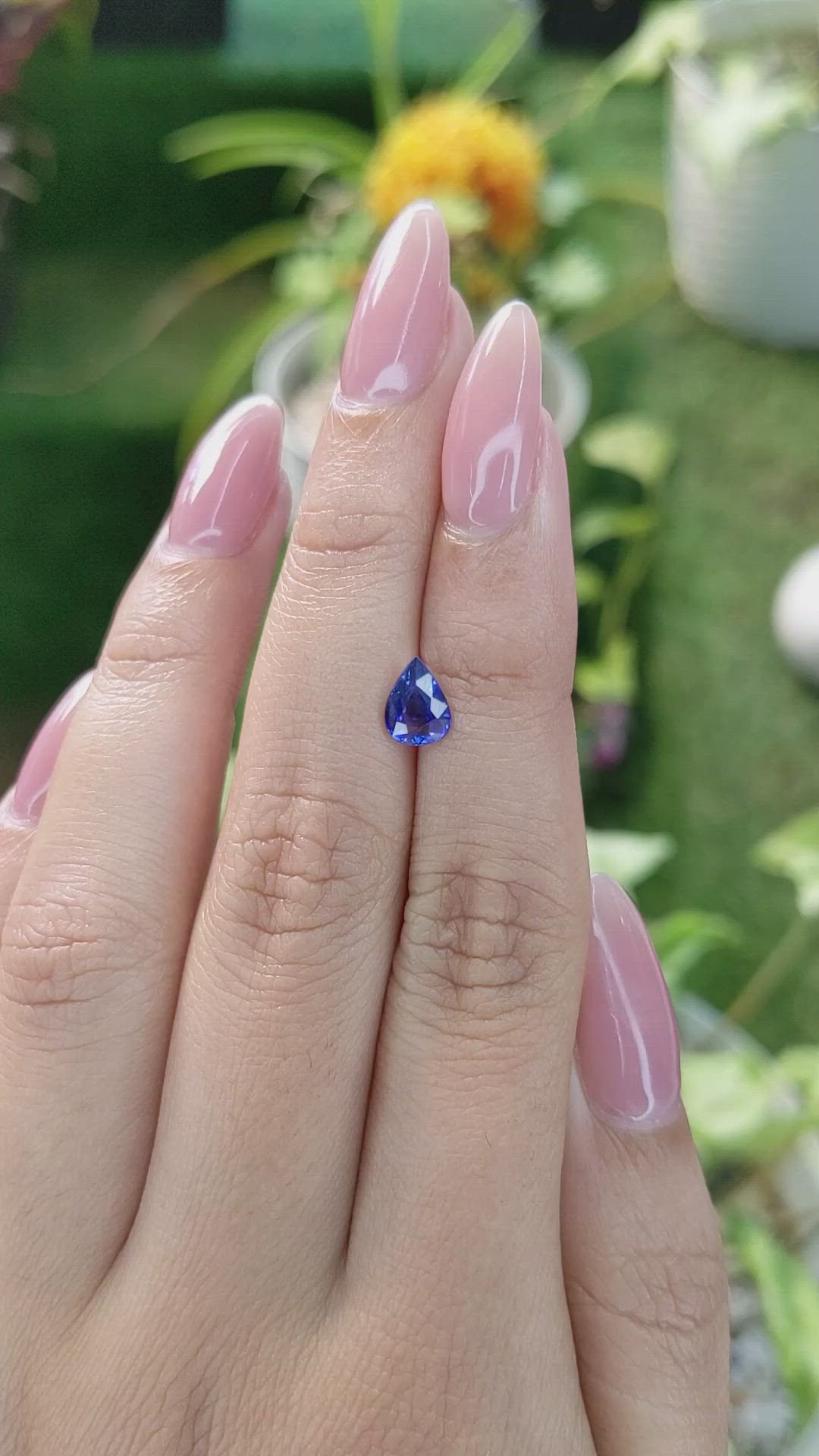 1.06 Ct. Blue Sapphire from Ceylon (Sri Lanka) Size Video