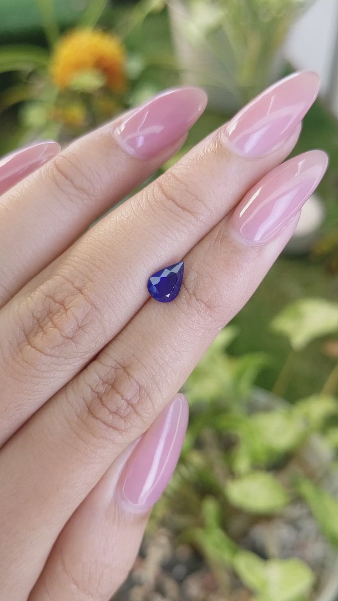 1.01 Ct. Blue Sapphire from Ceylon (Sri Lanka) Size Video
