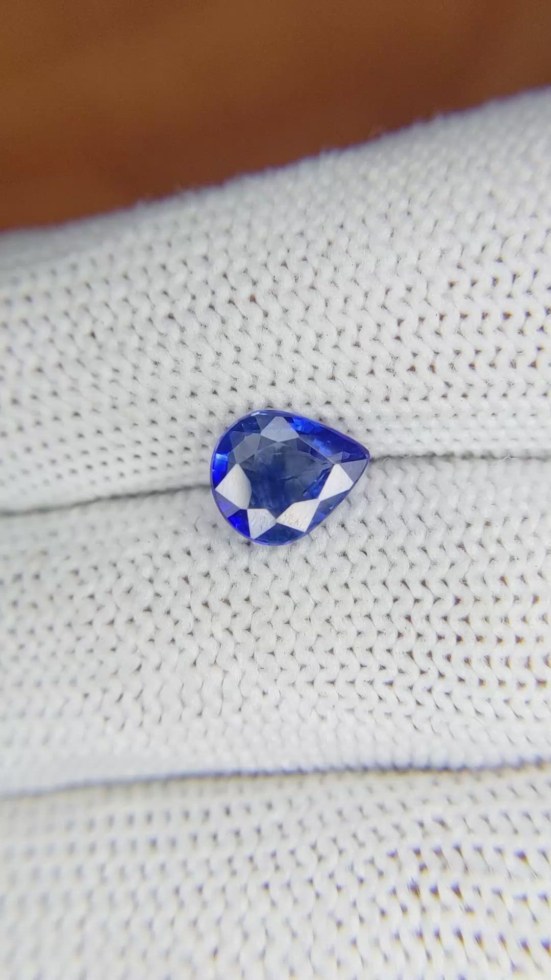1.54 Ct. Blue Sapphire from Ceylon (Sri Lanka) Size Video