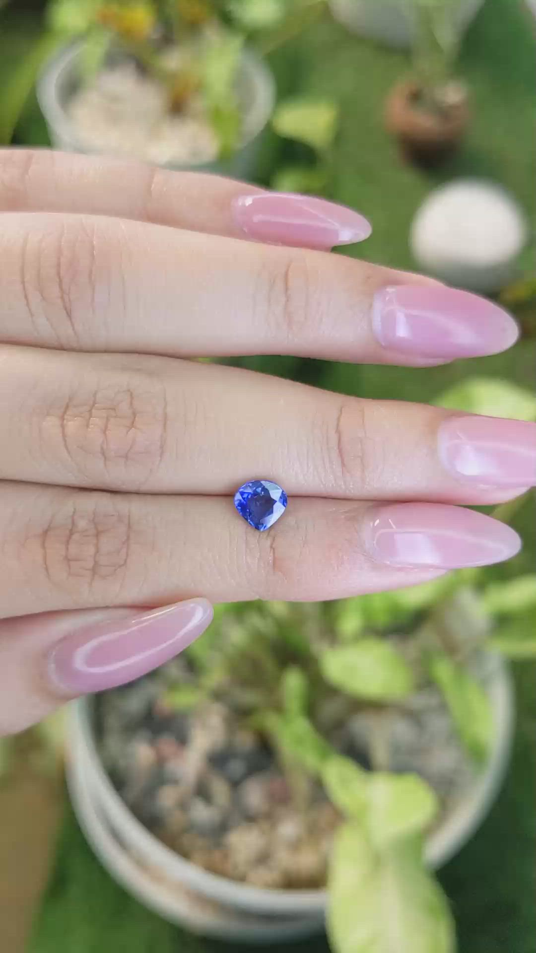 1.05 Ct. Blue Sapphire from Ceylon (Sri Lanka) Size Video