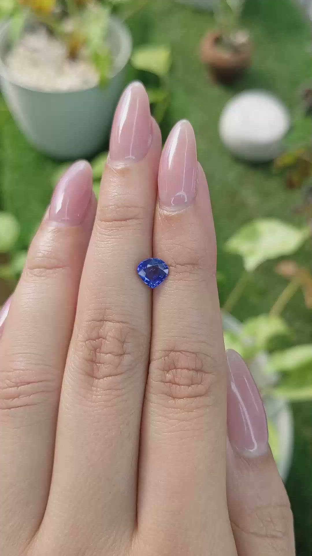 1.05 Ct. Blue Sapphire from Ceylon (Sri Lanka) Size Video