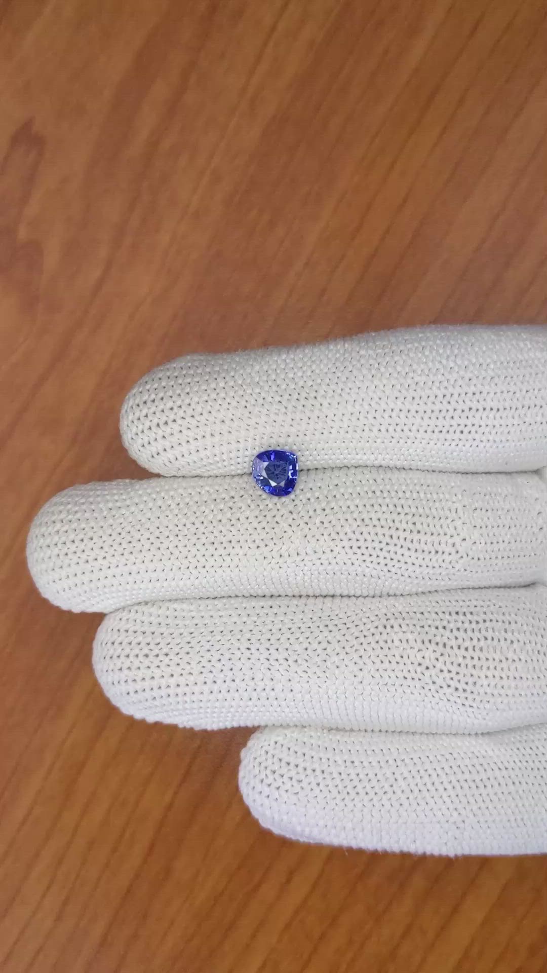 1.05 Ct. Blue Sapphire from Ceylon (Sri Lanka) Size Video