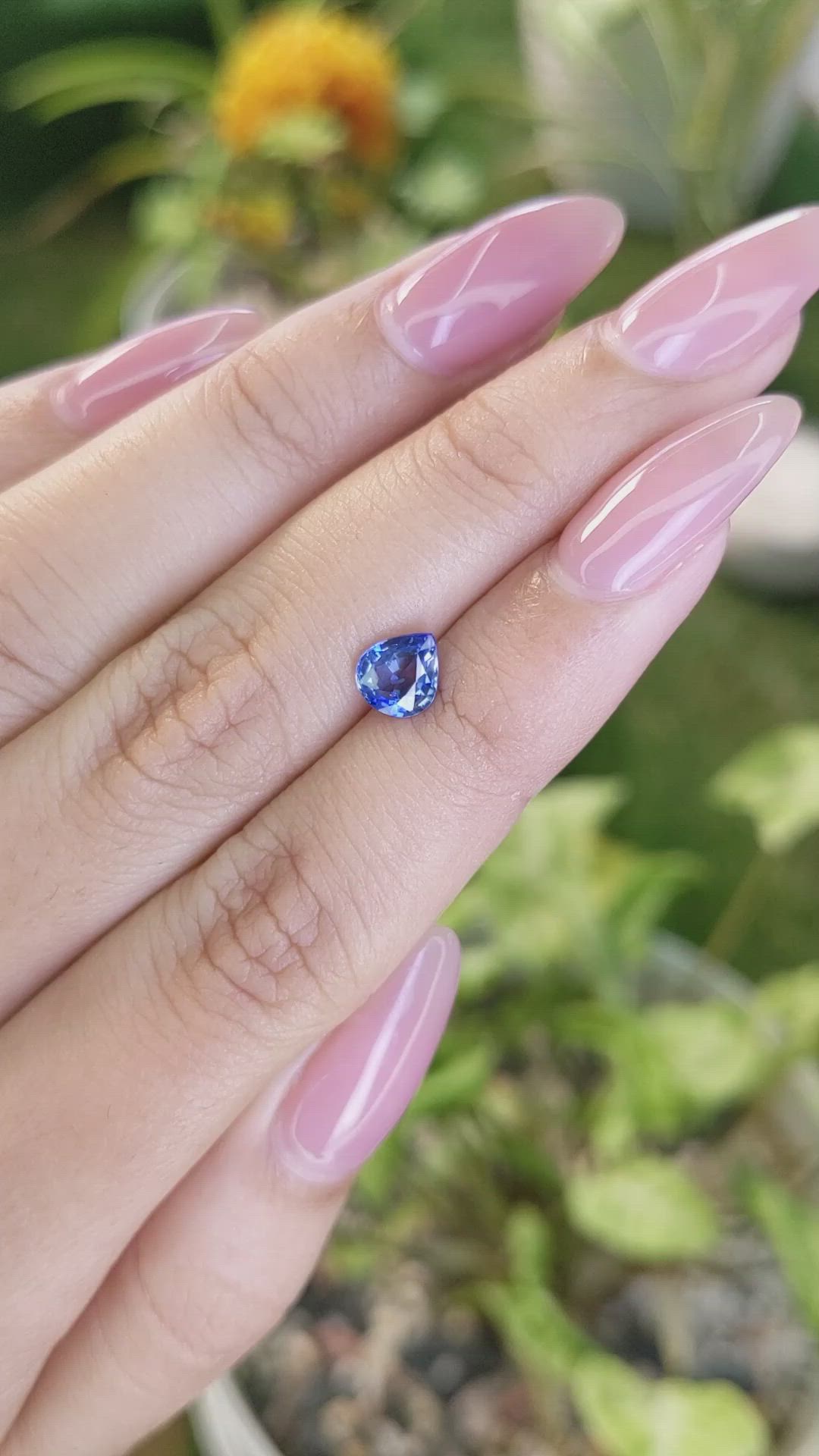 1.03 Ct. Blue Sapphire from Ceylon (Sri Lanka) Size Video
