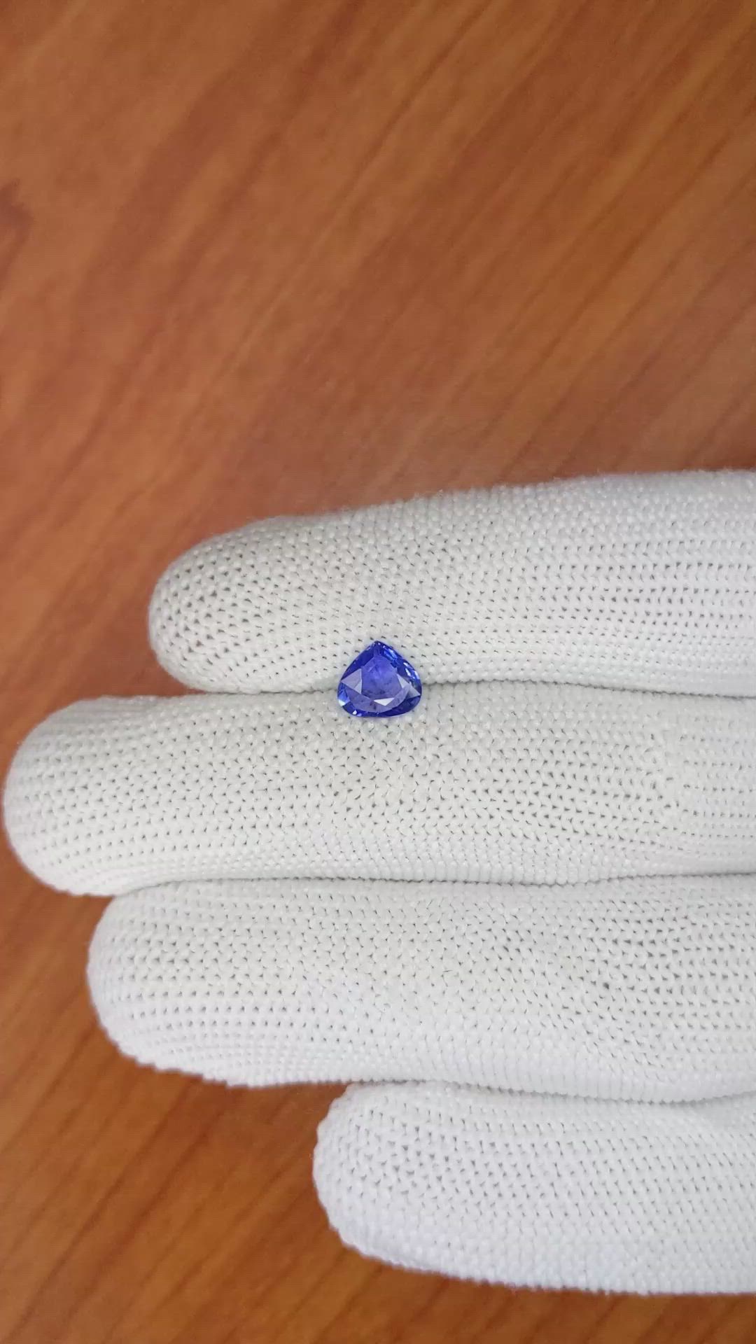 1.04 Ct. Blue Sapphire from Ceylon (Sri Lanka) Size Video