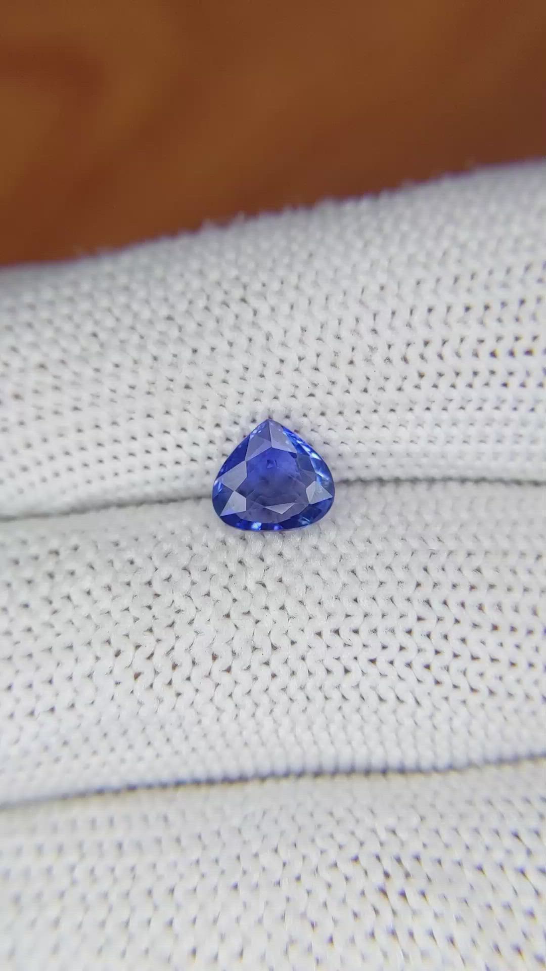 1.04 Ct. Blue Sapphire from Ceylon (Sri Lanka) Size Video