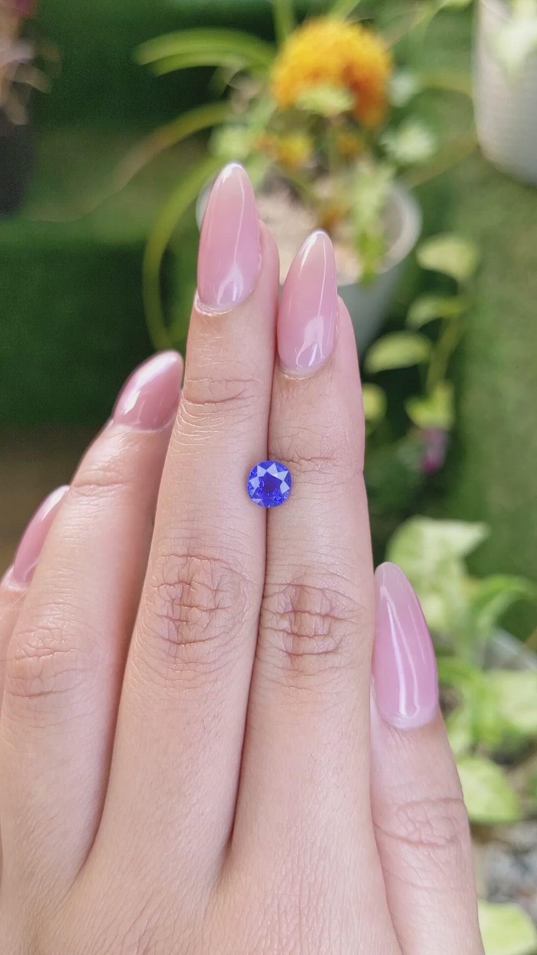 1.21 Ct. Blue Sapphire from Ceylon (Sri Lanka) Size Video