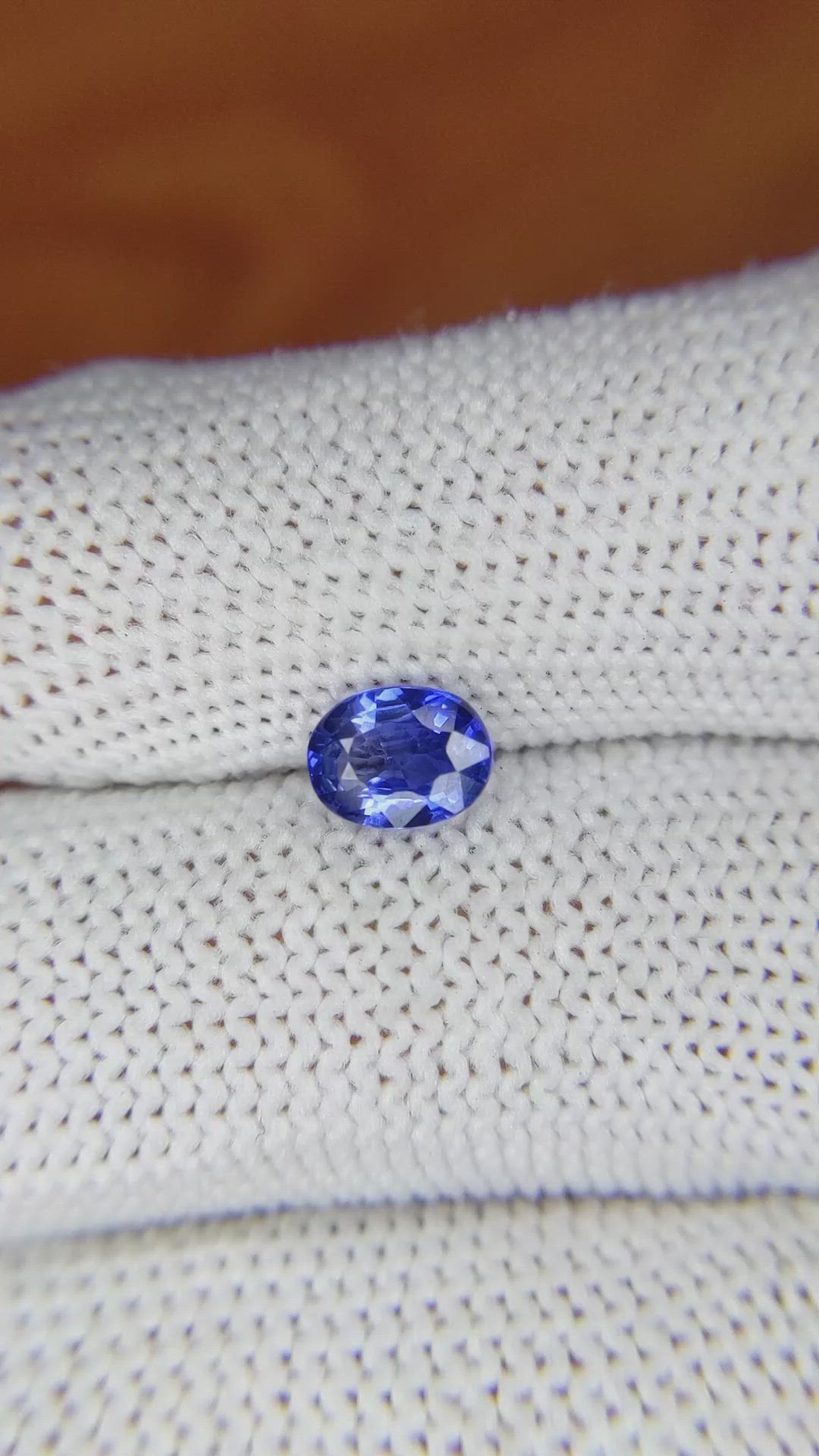 1.02 Ct. Blue Sapphire from Ceylon (Sri Lanka) Size Video