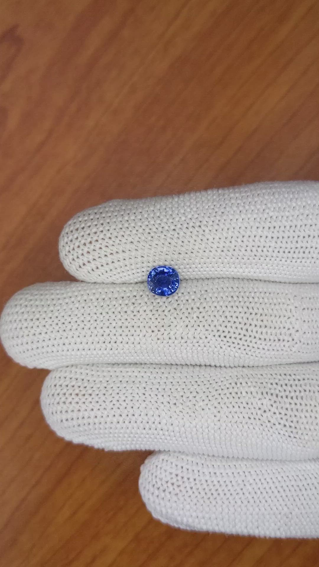 1.07 Ct. Blue Sapphire from Ceylon (Sri Lanka) Size Video
