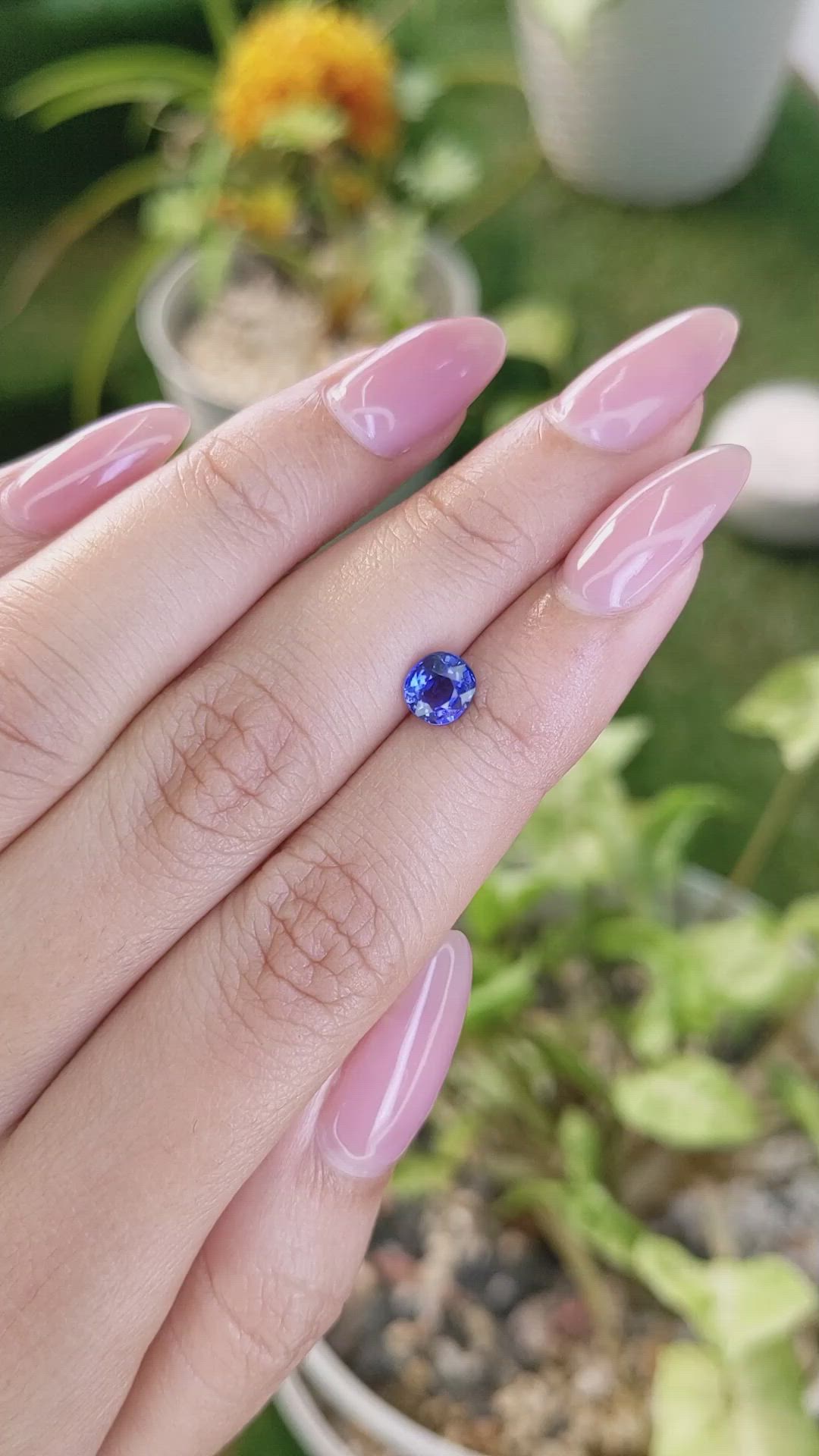 1.07 Ct. Blue Sapphire from Ceylon (Sri Lanka) Size Video