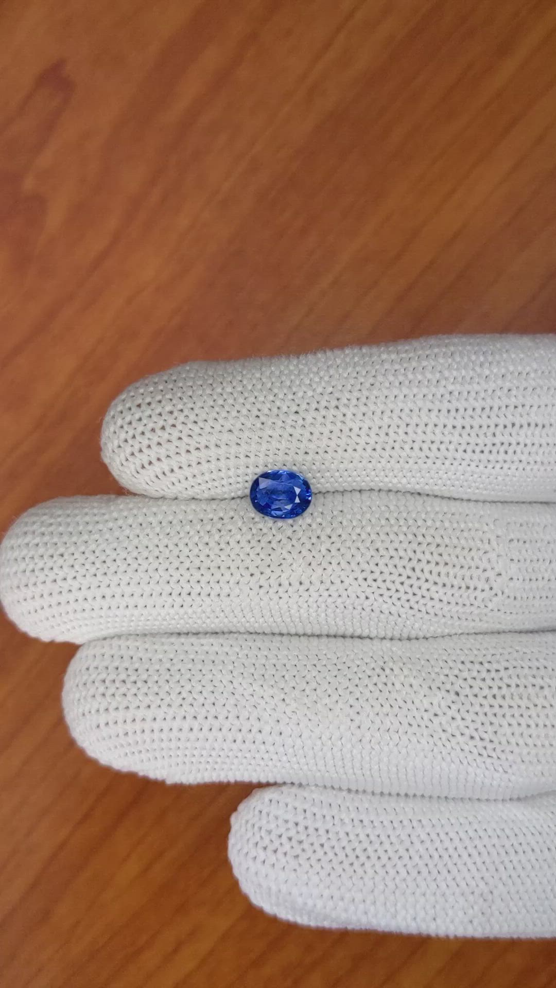 1.03 Ct. Blue Sapphire from Ceylon (Sri Lanka) Size Video