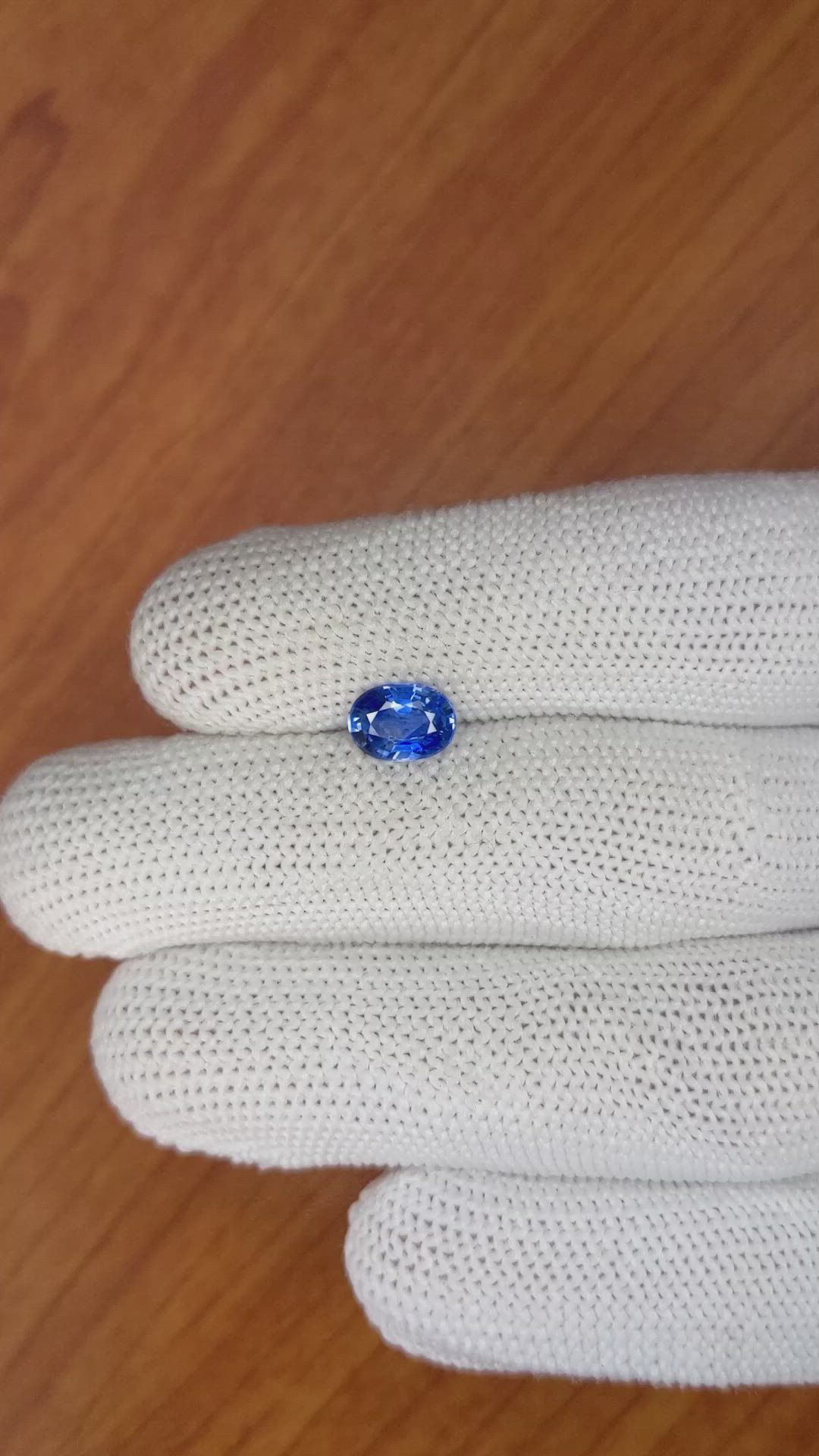 1.27 Ct. Blue Sapphire from Ceylon (Sri Lanka) Size Video