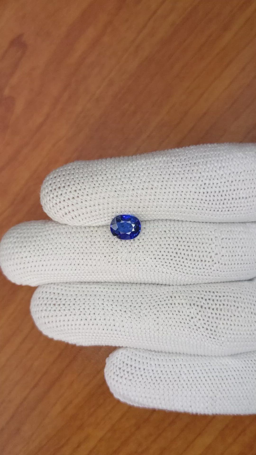 1.47 Ct. Blue Sapphire from Ceylon (Sri Lanka) Size Video