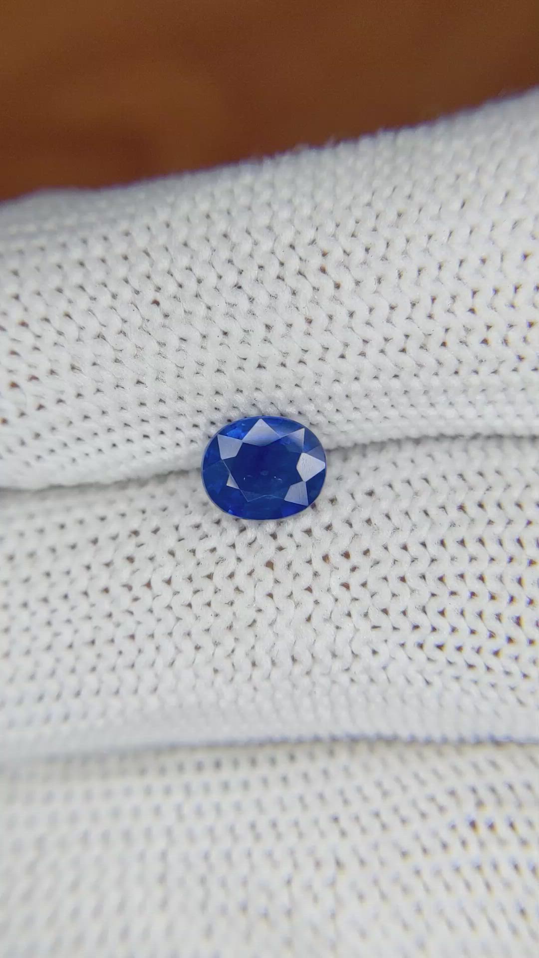 1.08 Ct. Blue Sapphire from Ceylon (Sri Lanka) Size Video