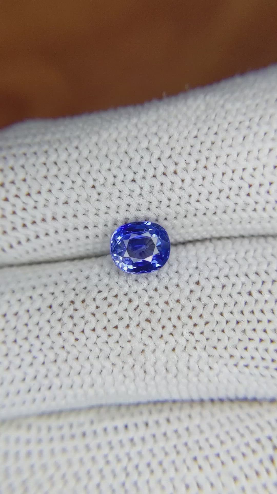 1.15 Ct. Blue Sapphire from Ceylon (Sri Lanka) Size Video
