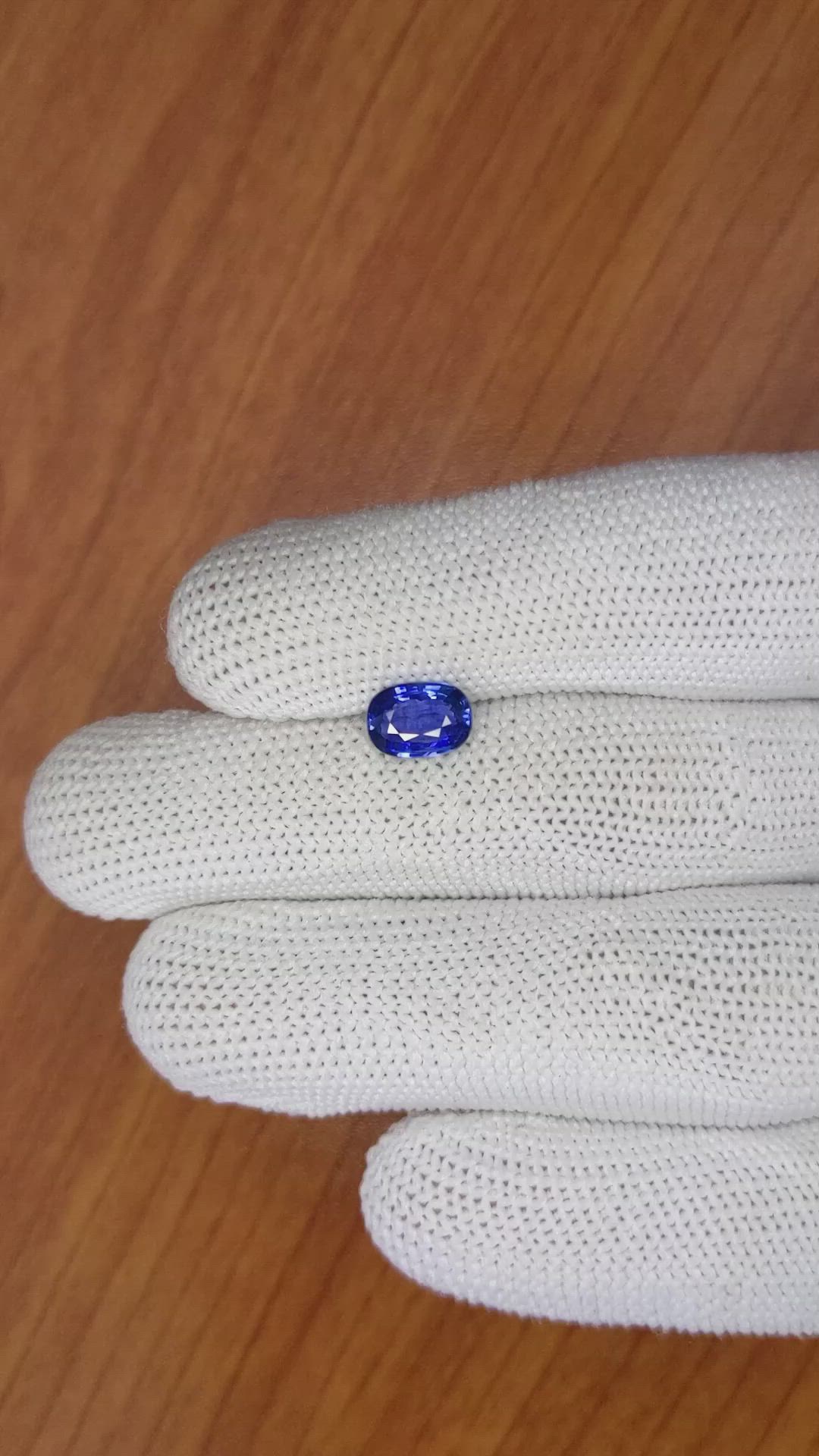 1.39 Ct. Blue Sapphire from Ceylon (Sri Lanka) Size Video