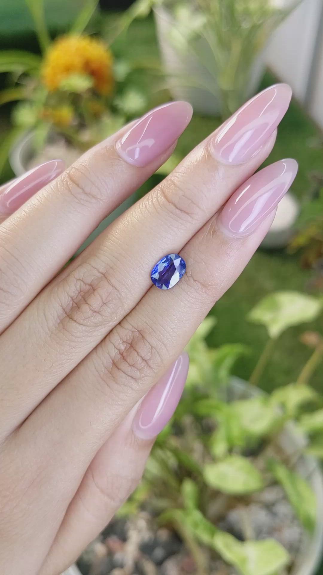 1.39 Ct. Blue Sapphire from Ceylon (Sri Lanka) Size Video