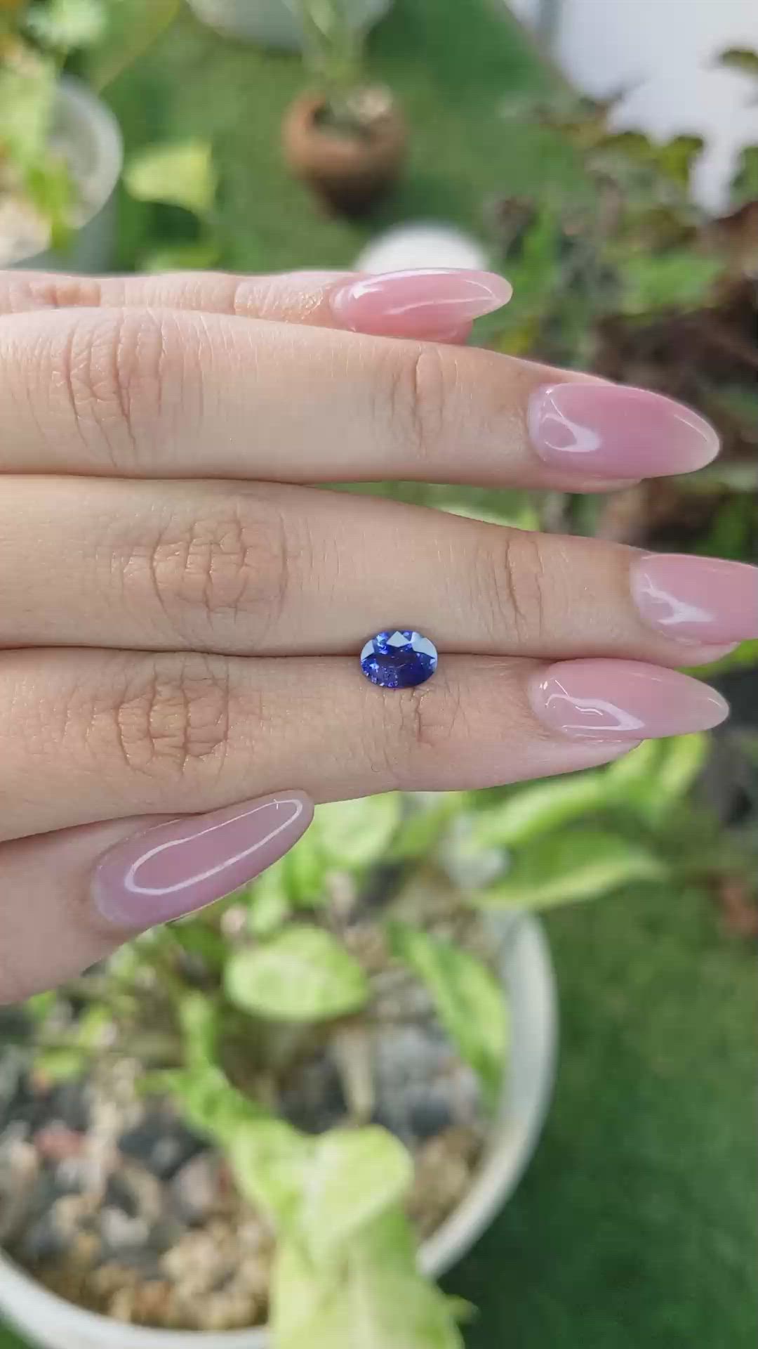 1.05 Ct. Blue Sapphire from Ceylon (Sri Lanka) Size Video