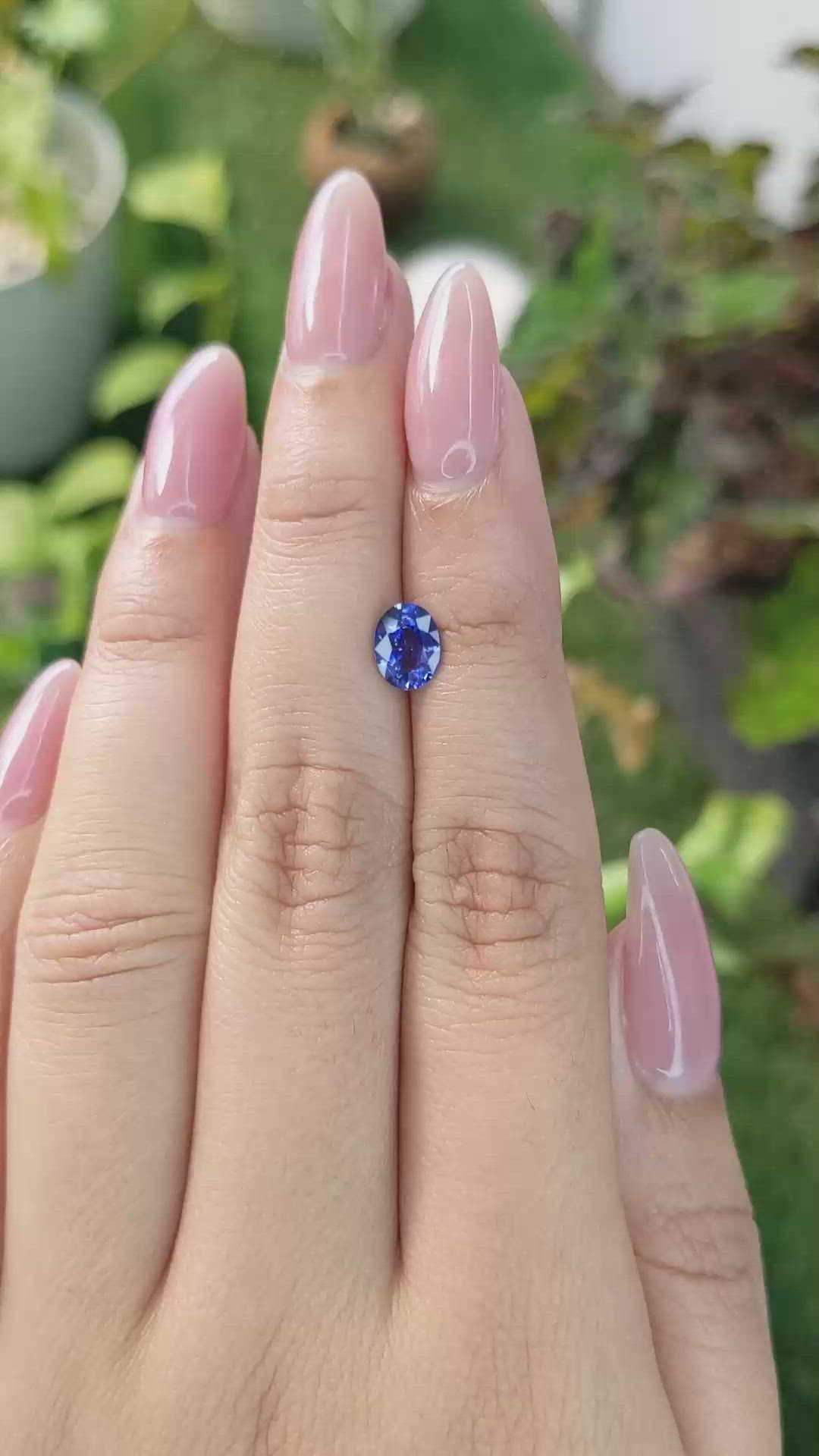 1.05 Ct. Blue Sapphire from Ceylon (Sri Lanka) Size Video