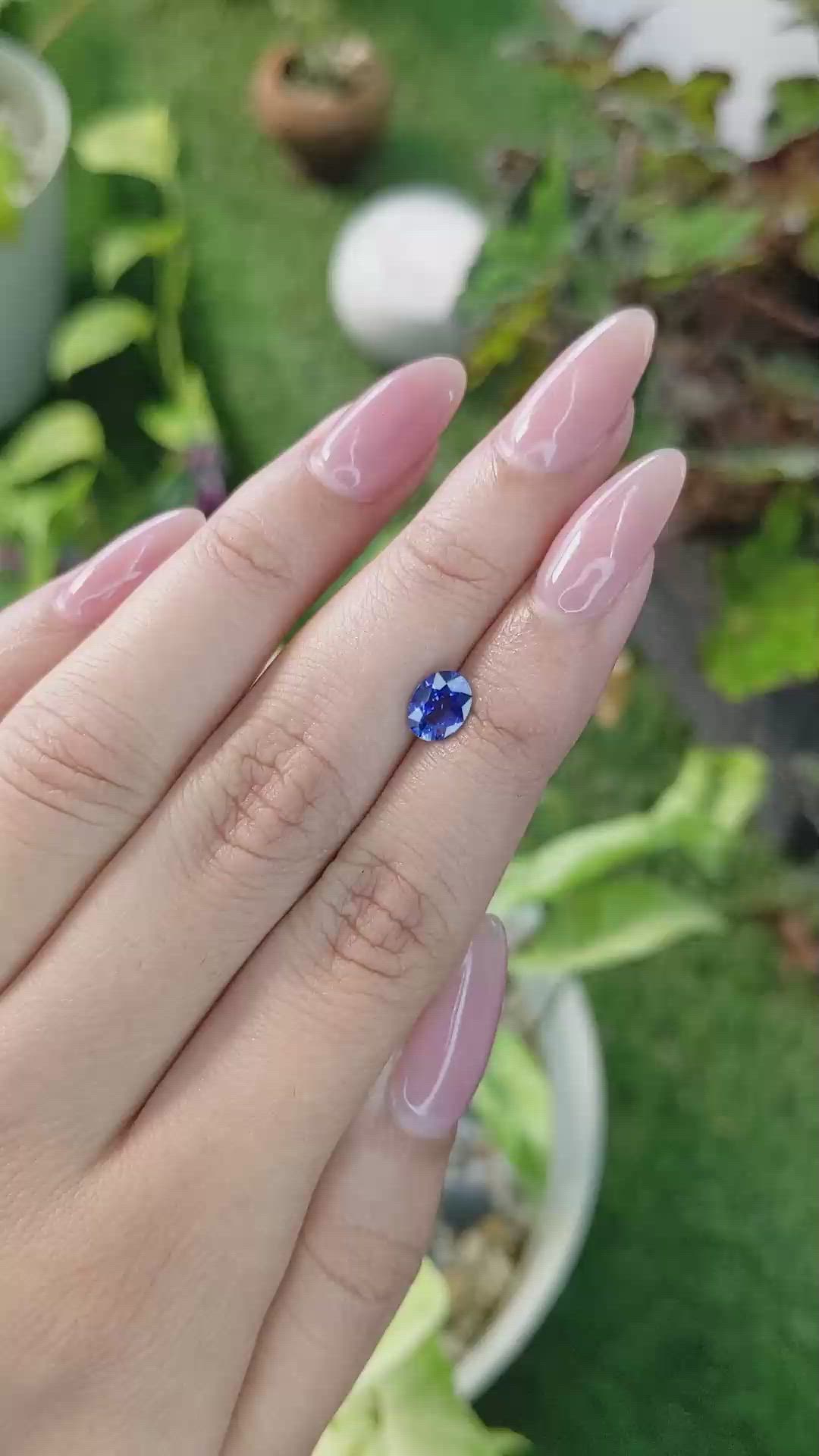 1.05 Ct. Blue Sapphire from Ceylon (Sri Lanka) Size Video