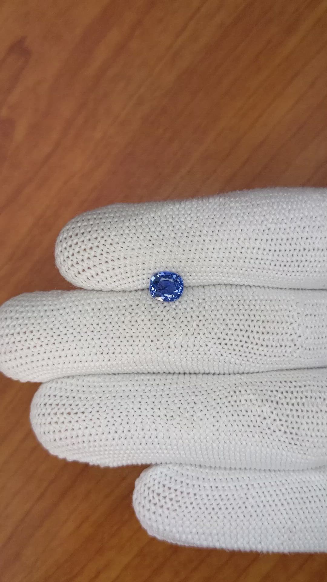1.01 Ct. Blue Sapphire from Ceylon (Sri Lanka) Size Video
